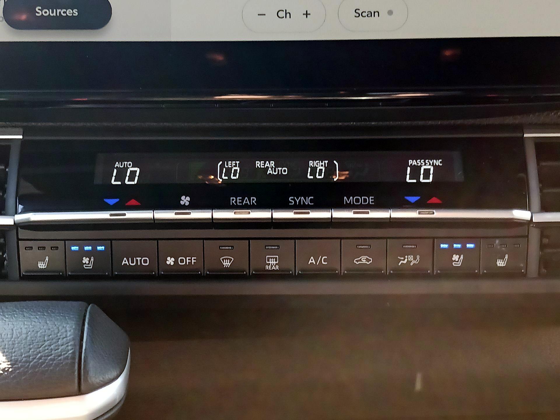 Thumbnail: 2025 Toyota Sienna - 15