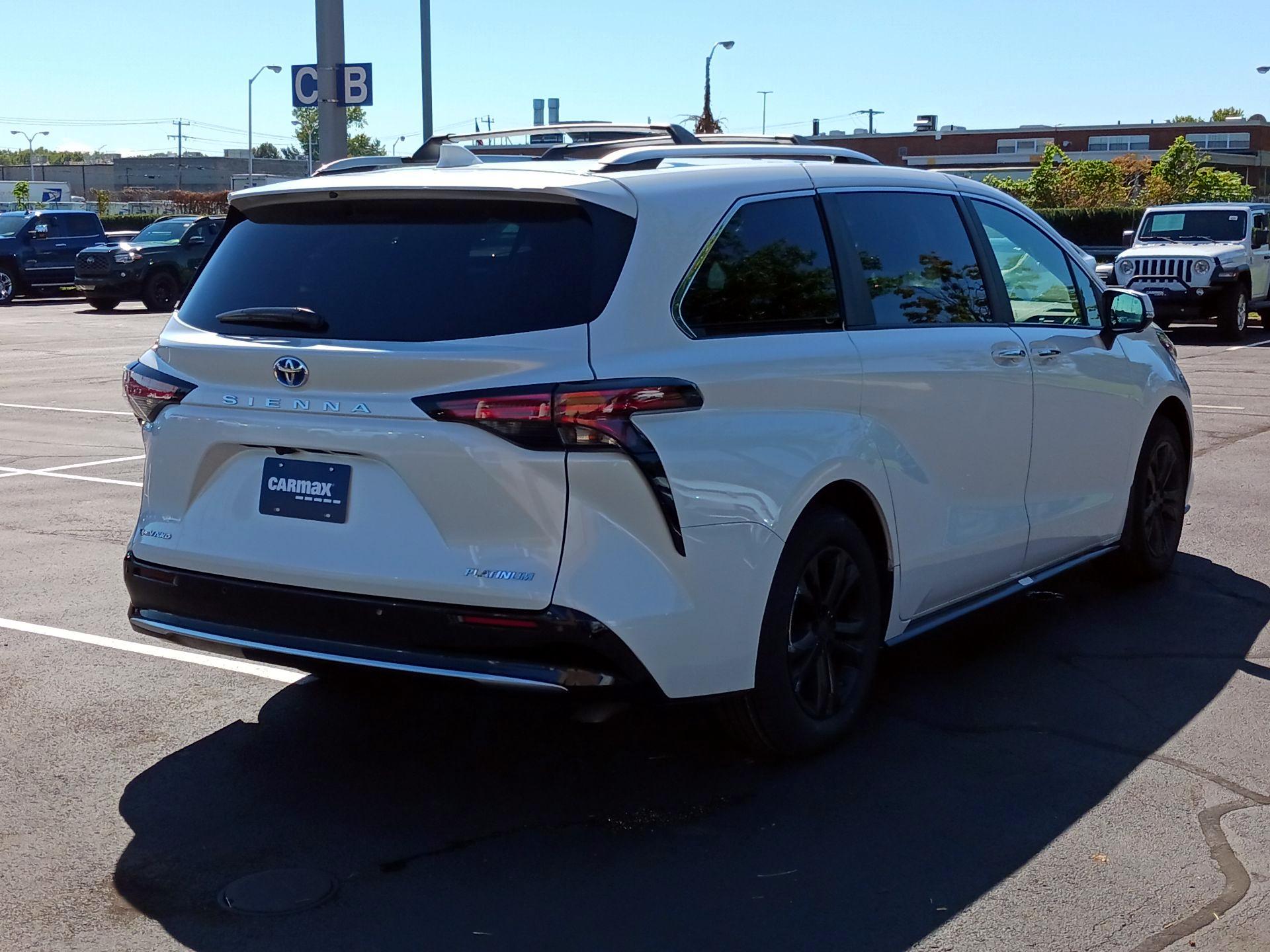 Thumbnail: 2025 Toyota Sienna - 5