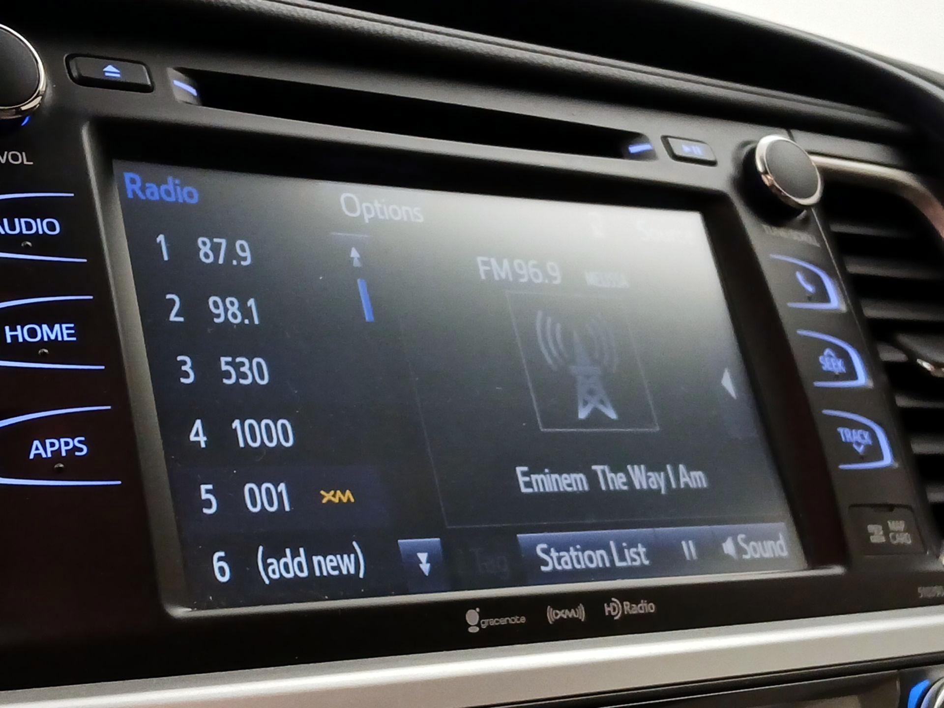 Thumbnail: 2019 Toyota Highlander - 15
