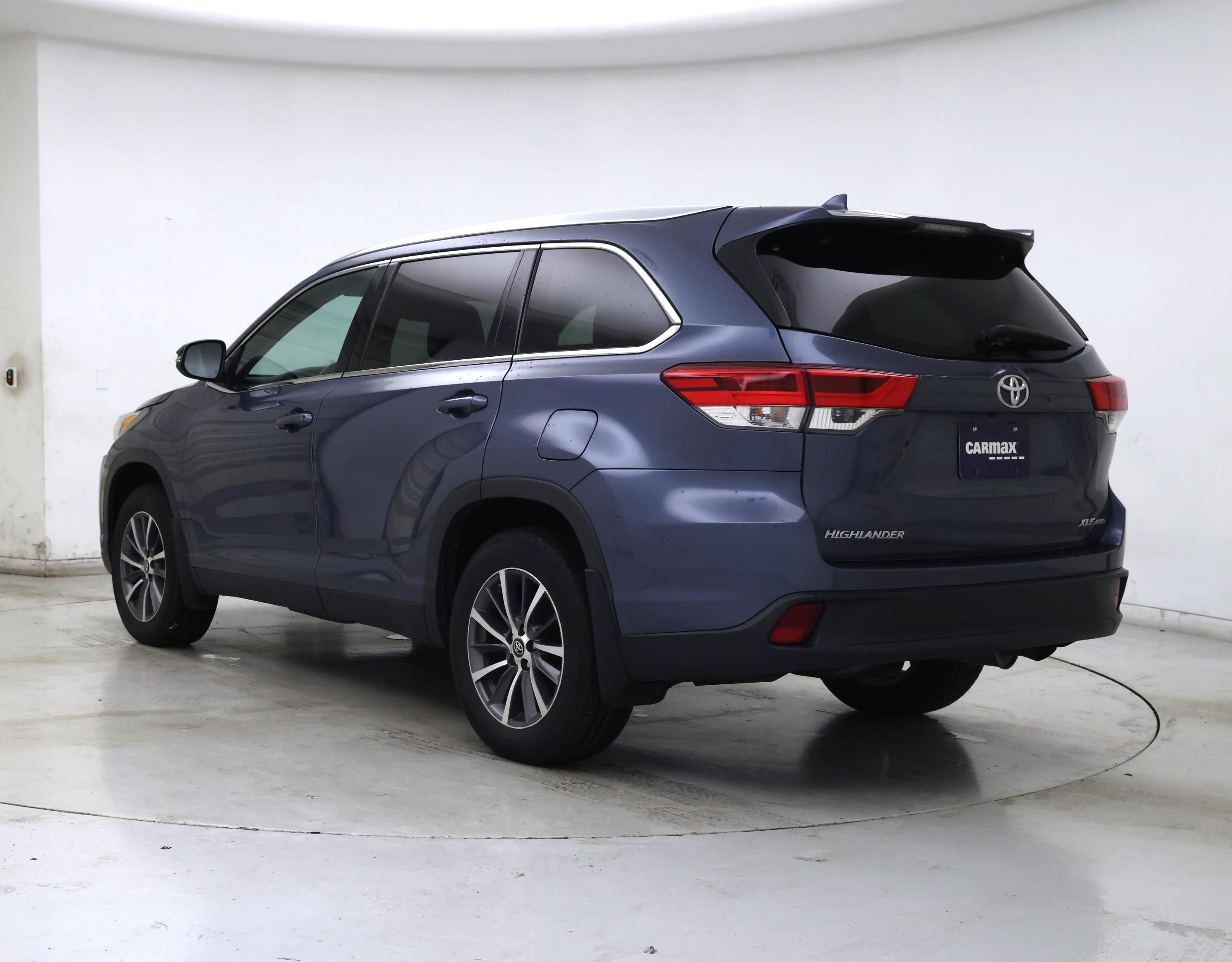 Thumbnail: 2019 Toyota Highlander - 2