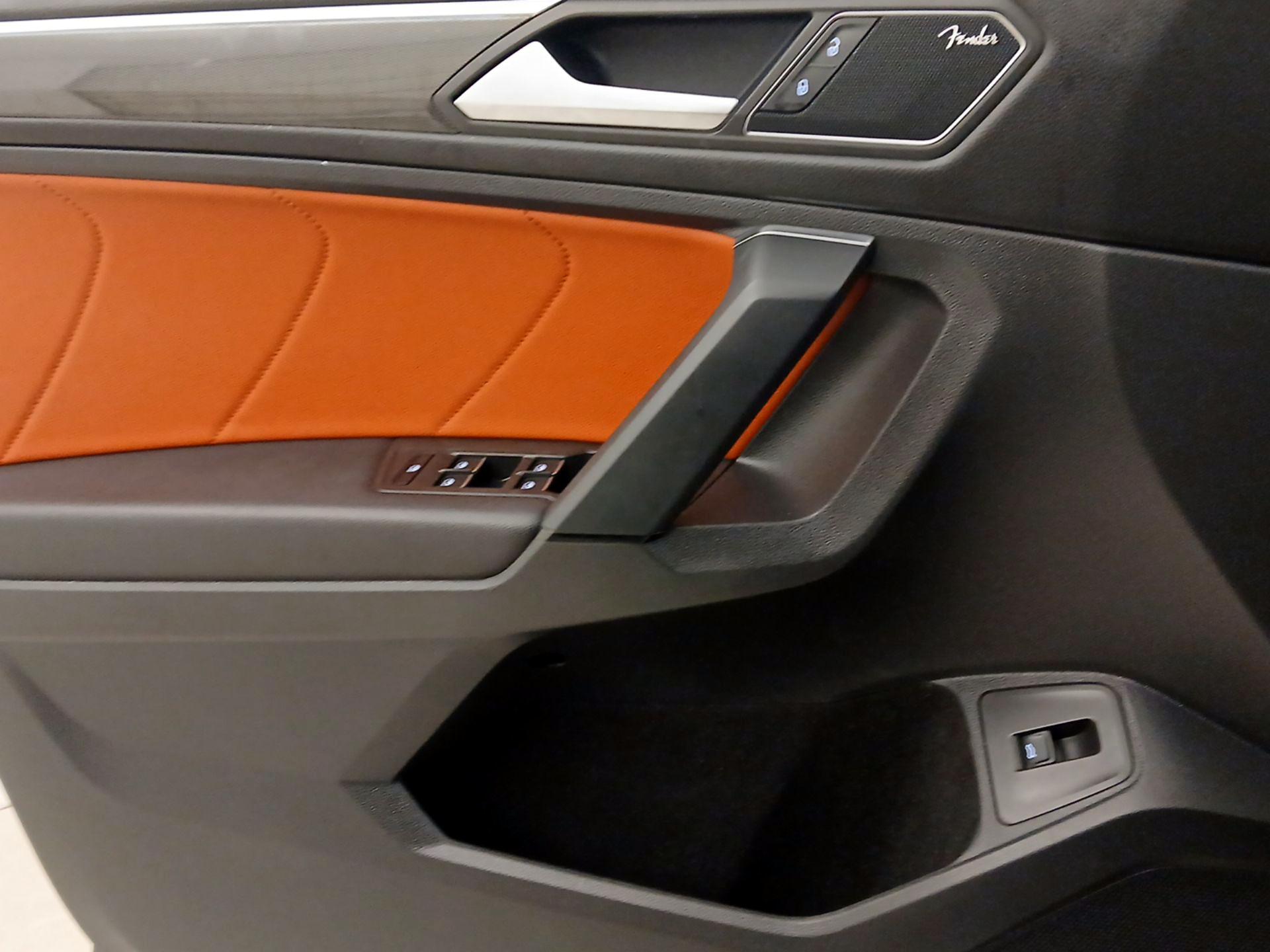 Thumbnail: 2019 Volkswagen Tiguan - 12