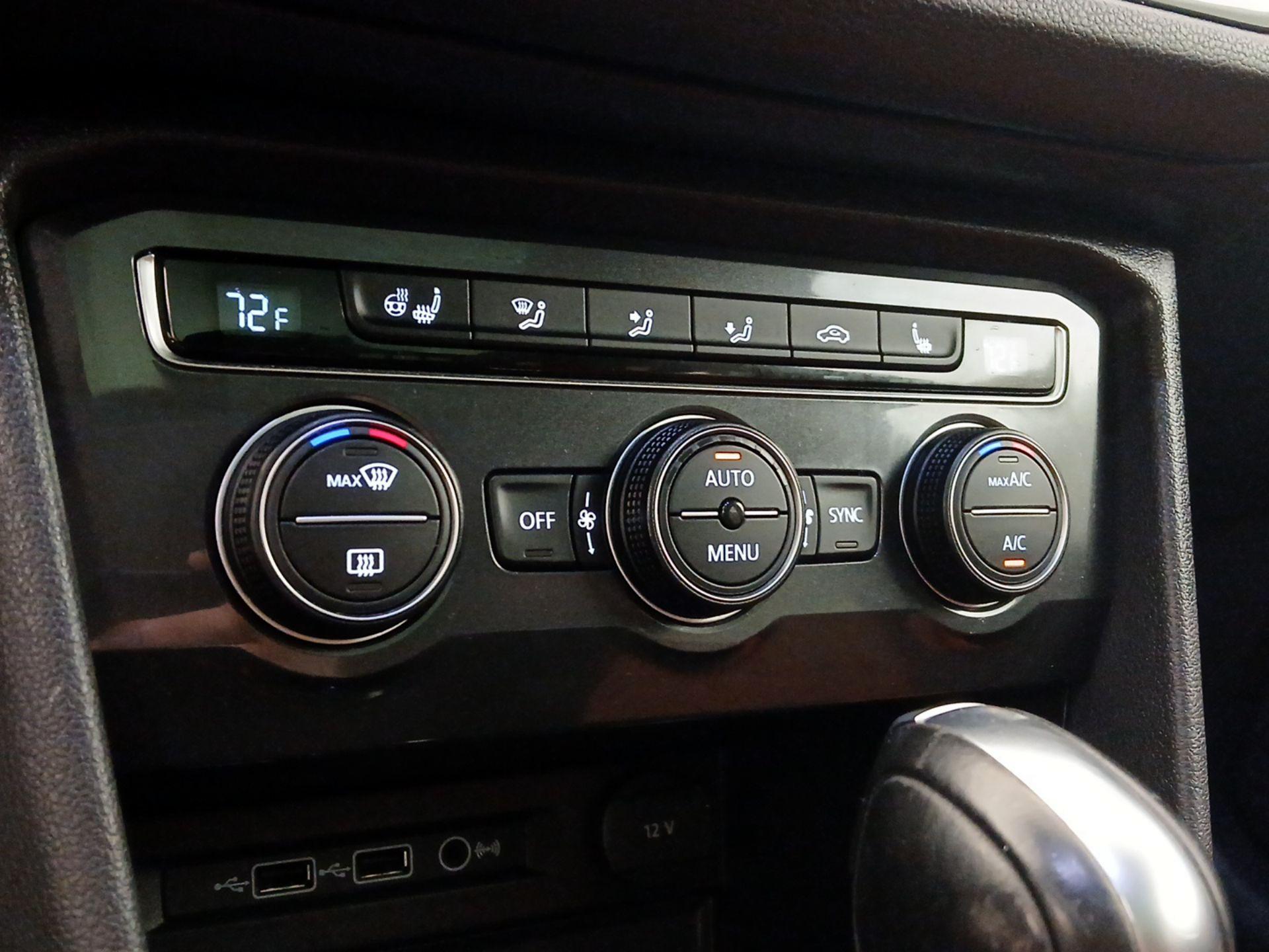 Thumbnail: 2019 Volkswagen Tiguan - 16