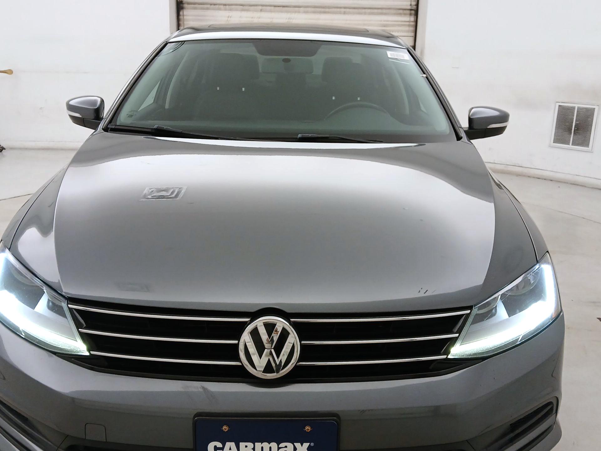 Thumbnail: 2017 Volkswagen Jetta - 2