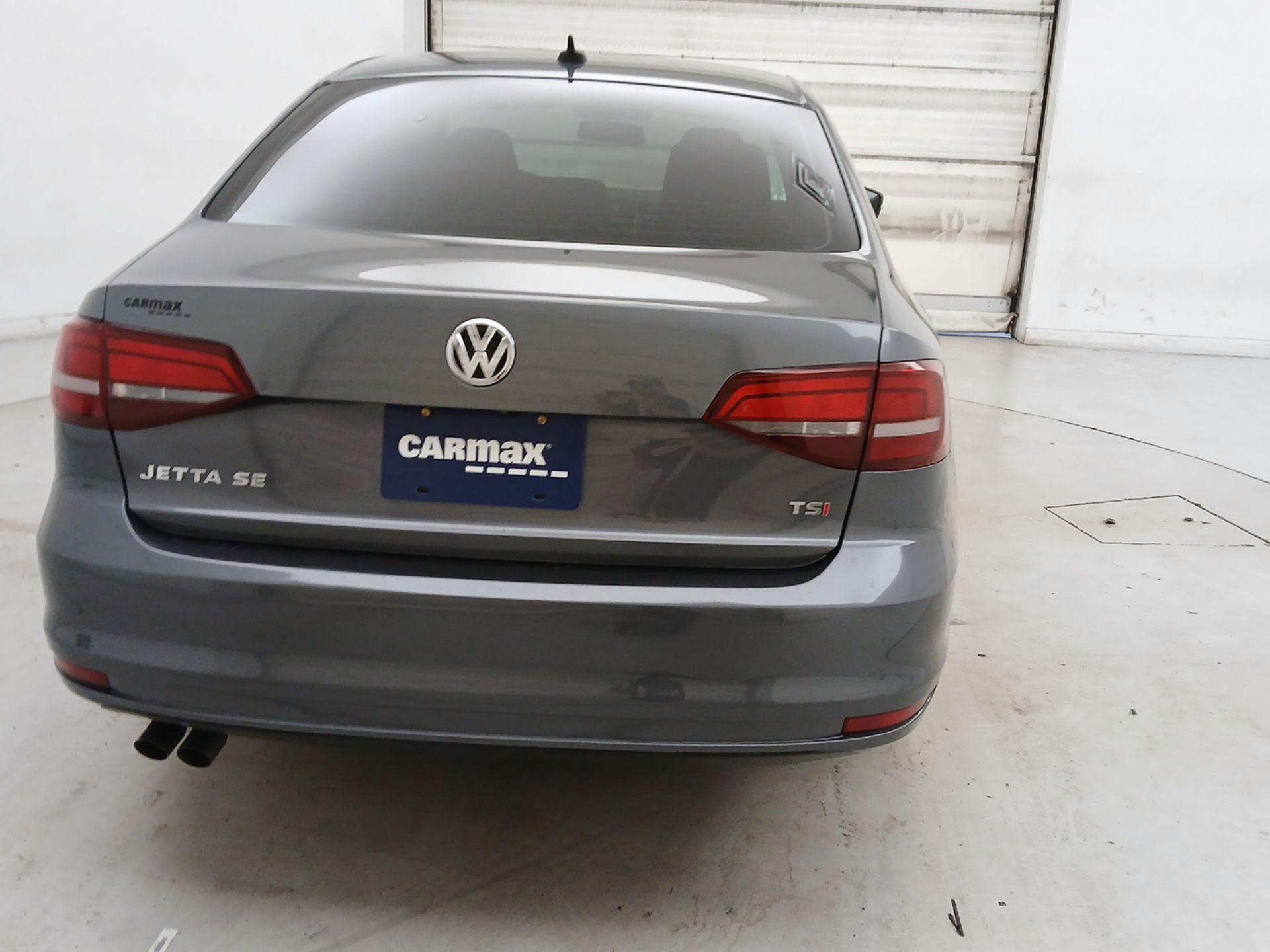 Thumbnail: 2017 Volkswagen Jetta - 6