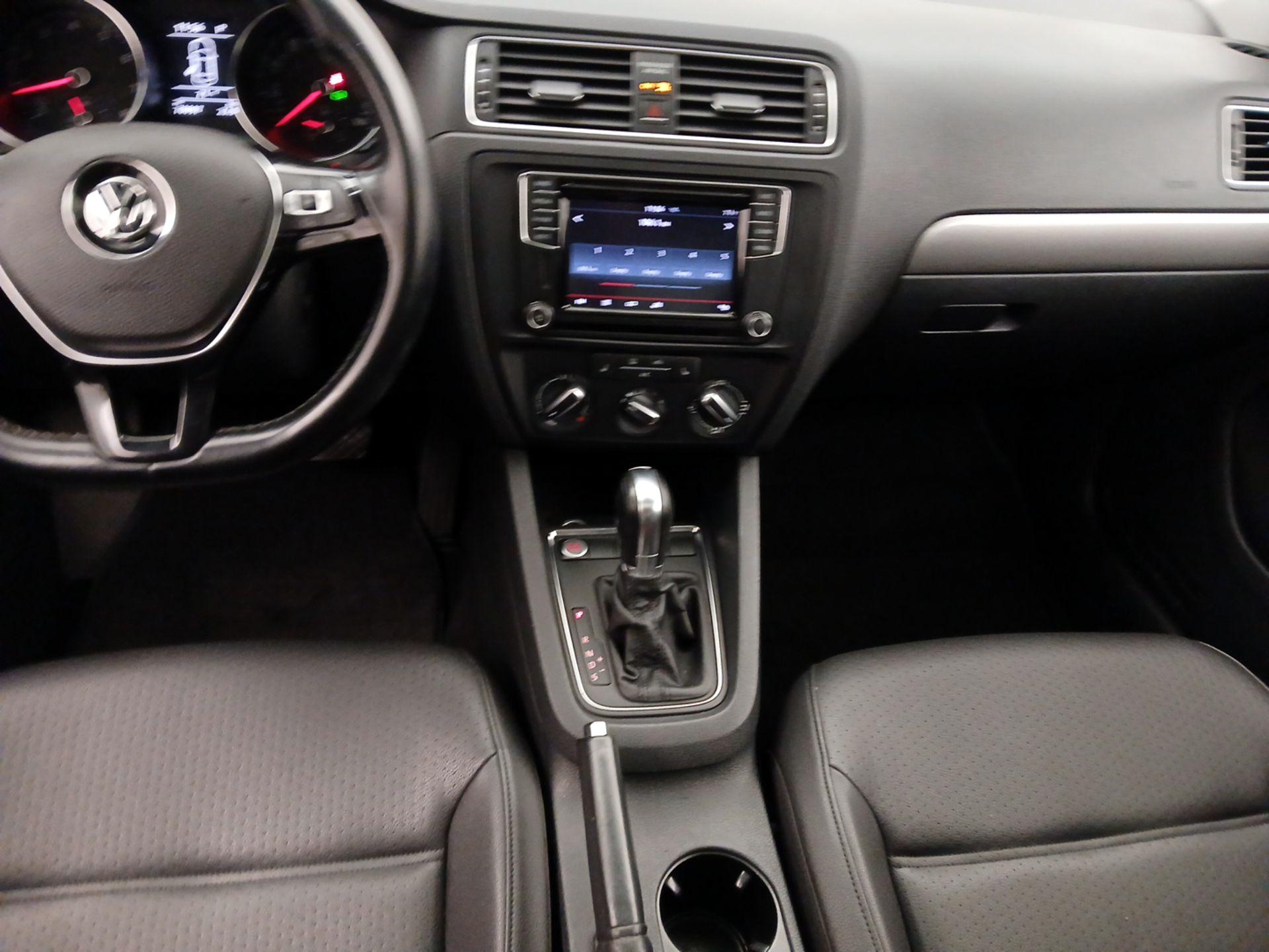 Thumbnail: 2017 Volkswagen Jetta - 8