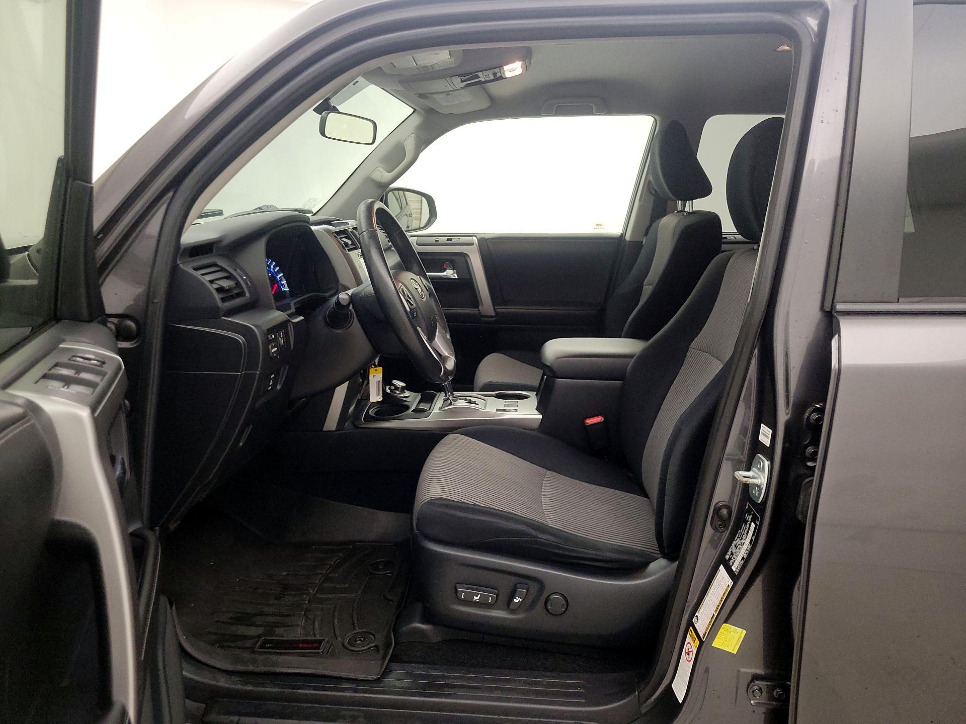 Thumbnail: 2015 Toyota 4Runner - 11