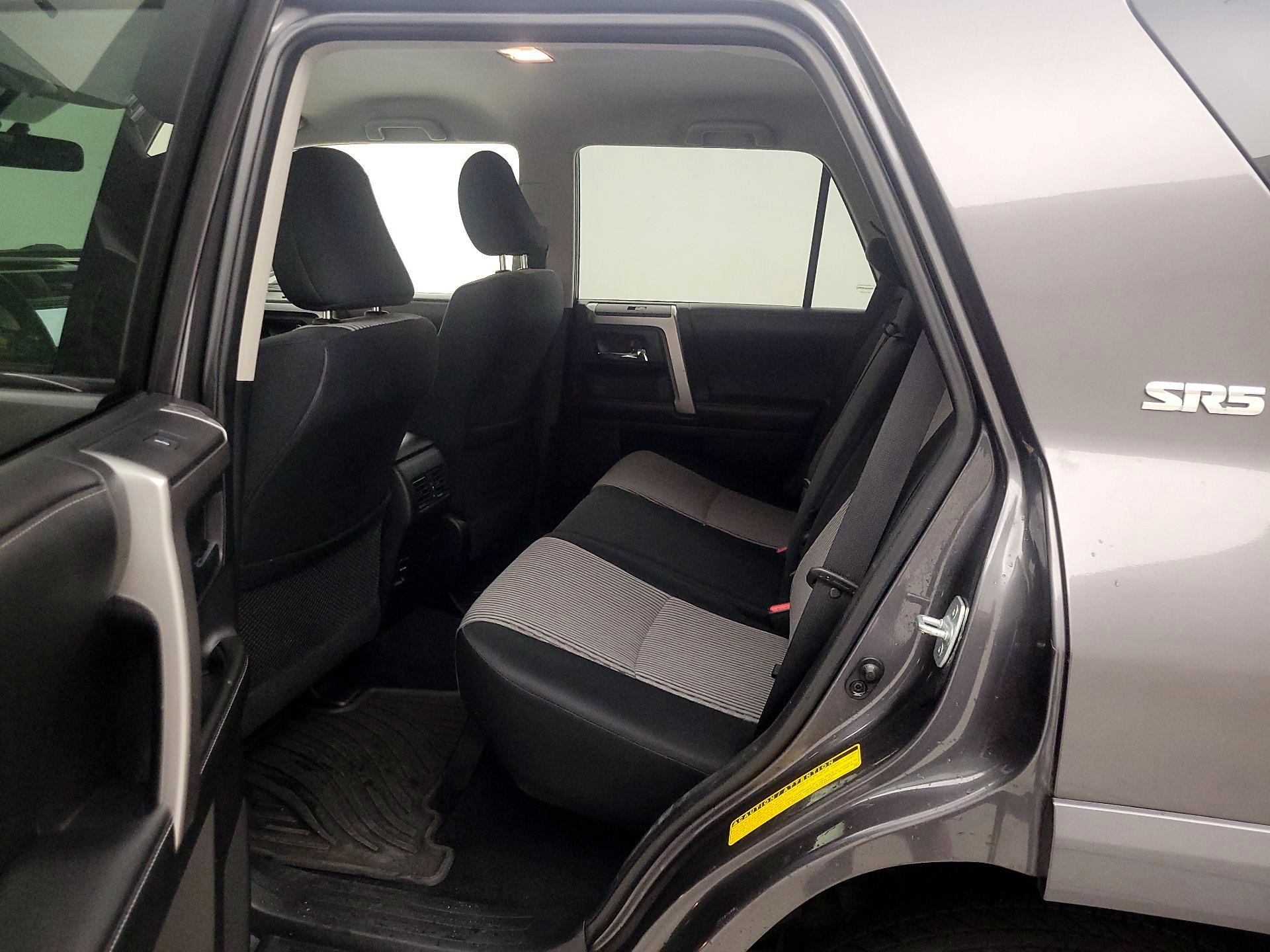 Thumbnail: 2015 Toyota 4Runner - 20
