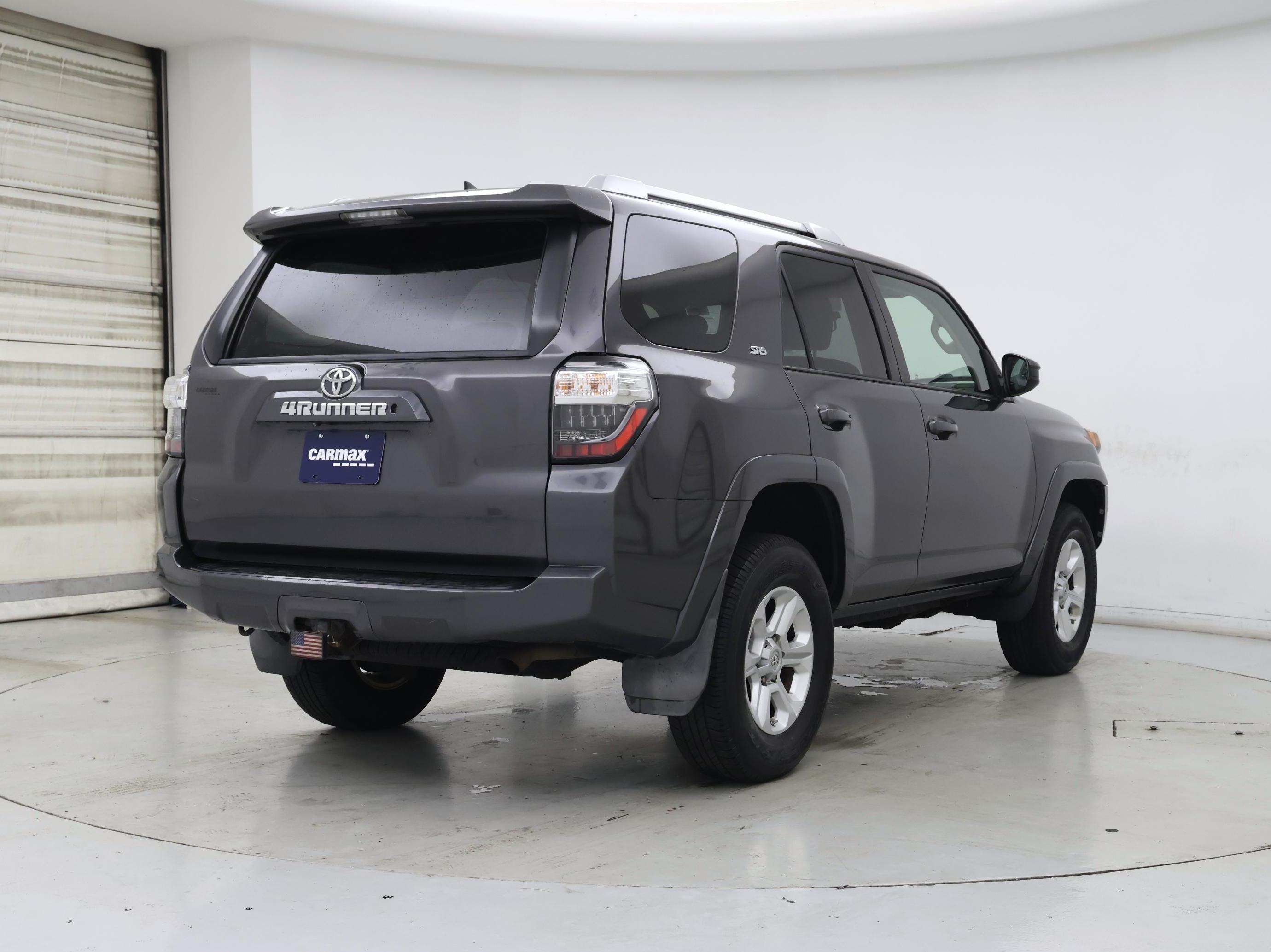 Thumbnail: 2015 Toyota 4Runner - 8