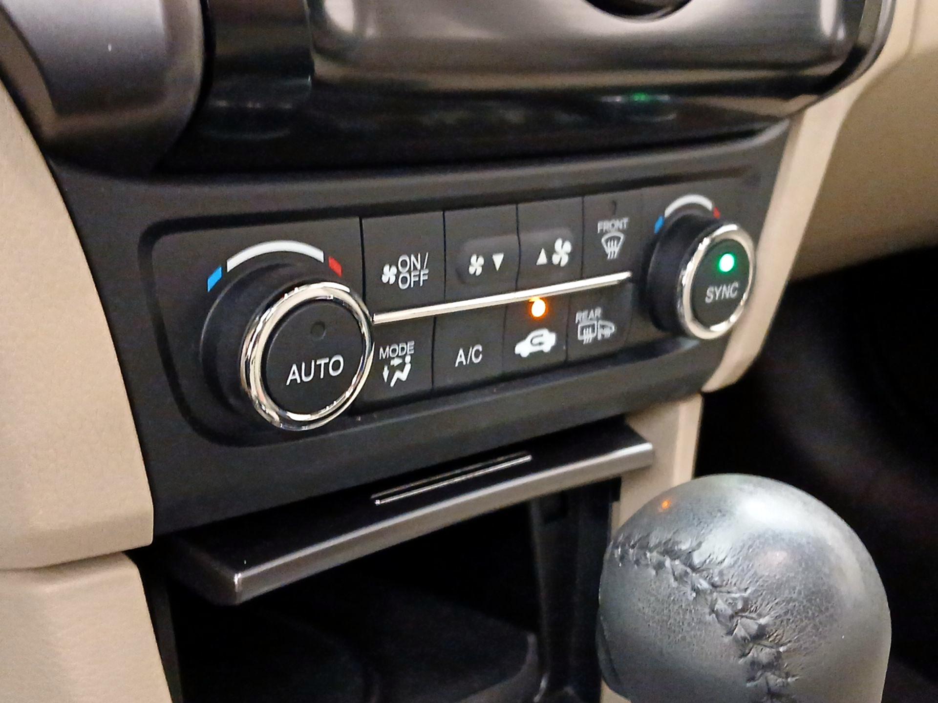 Thumbnail: 2014 Acura ILX - 15