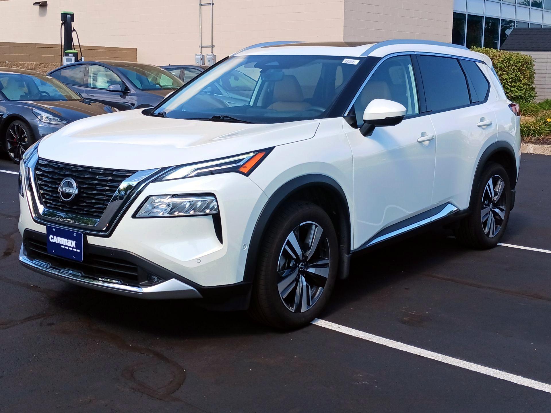 Thumbnail: 2022 Nissan Rogue - 3