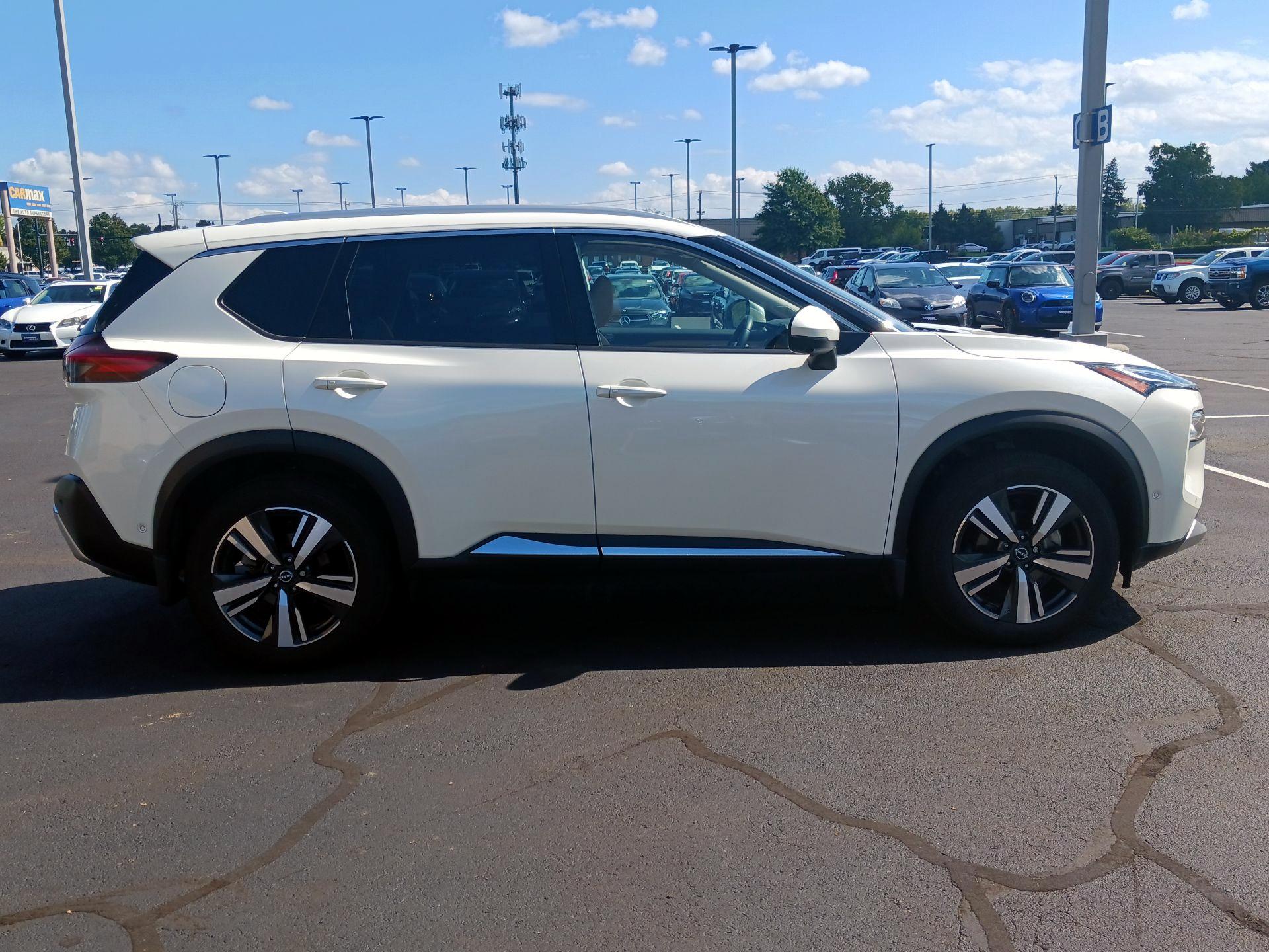 Thumbnail: 2022 Nissan Rogue - 4