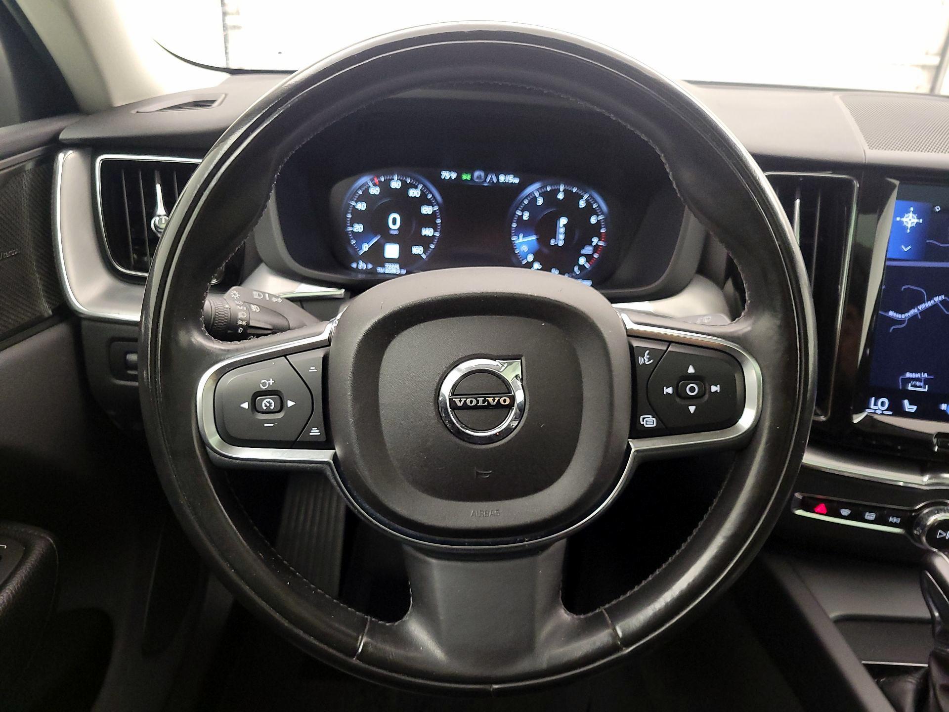 Thumbnail: 2019 Volvo XC60 - 10