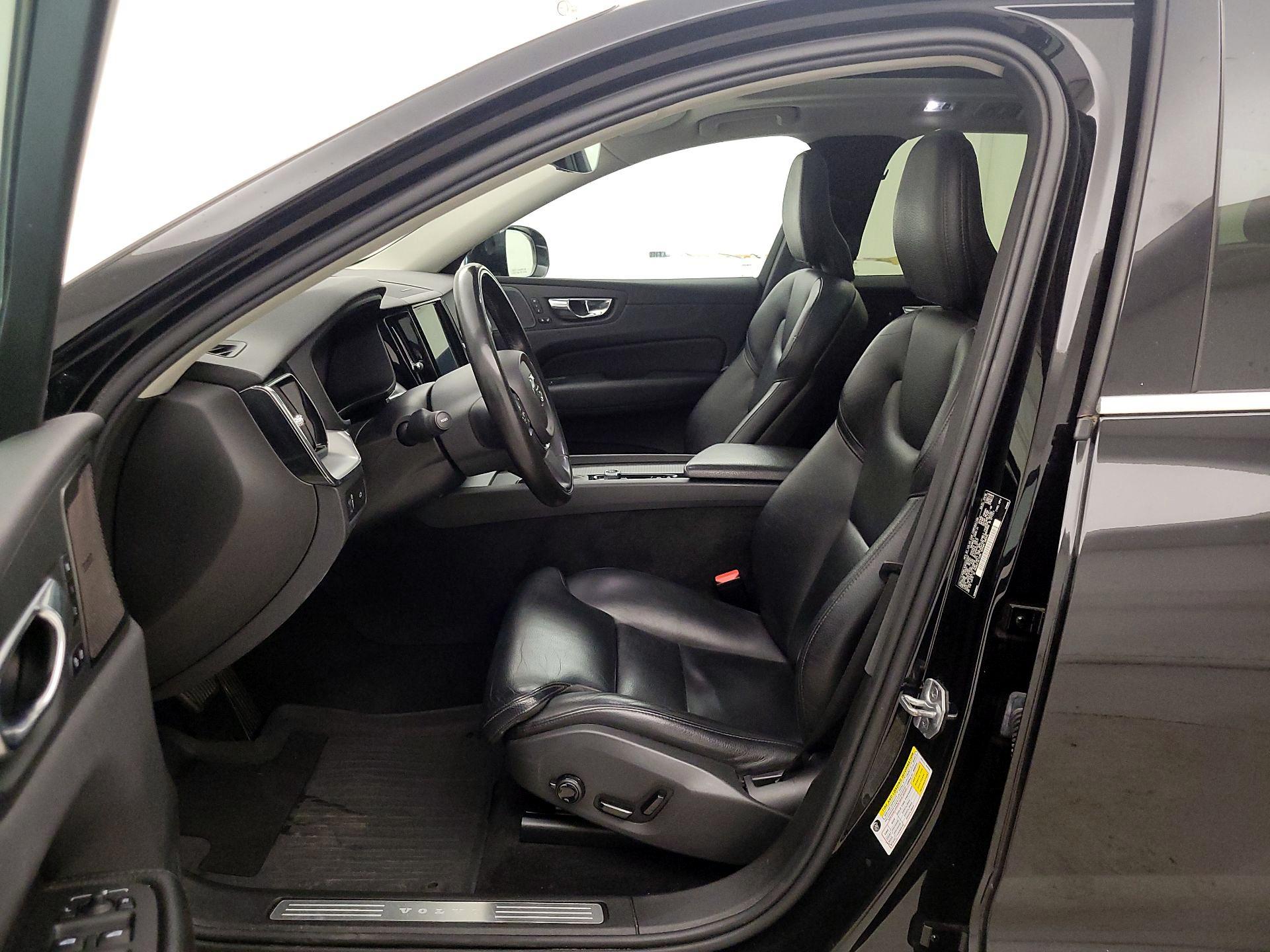 Thumbnail: 2019 Volvo XC60 - 11
