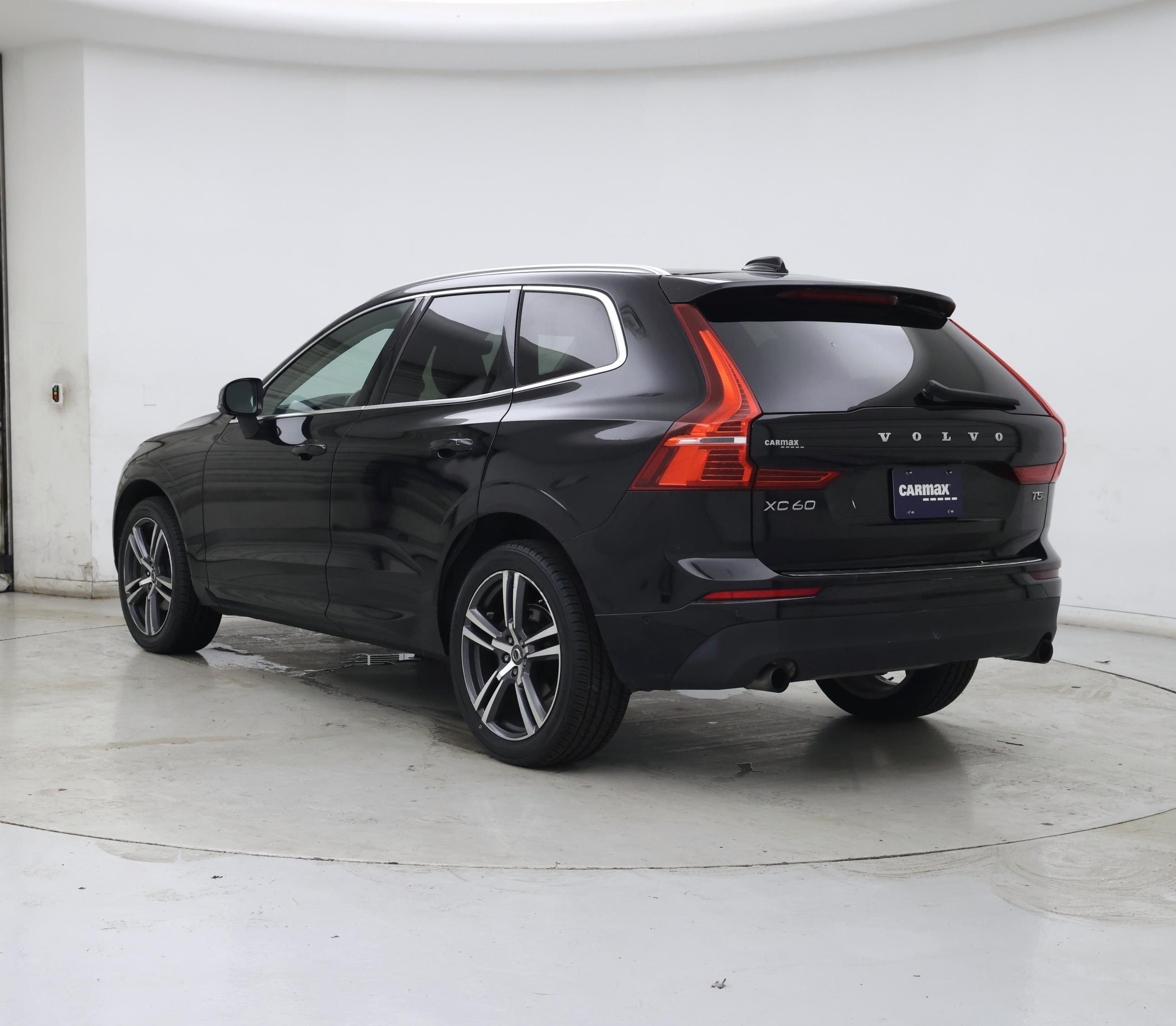 Thumbnail: 2019 Volvo XC60 - 2