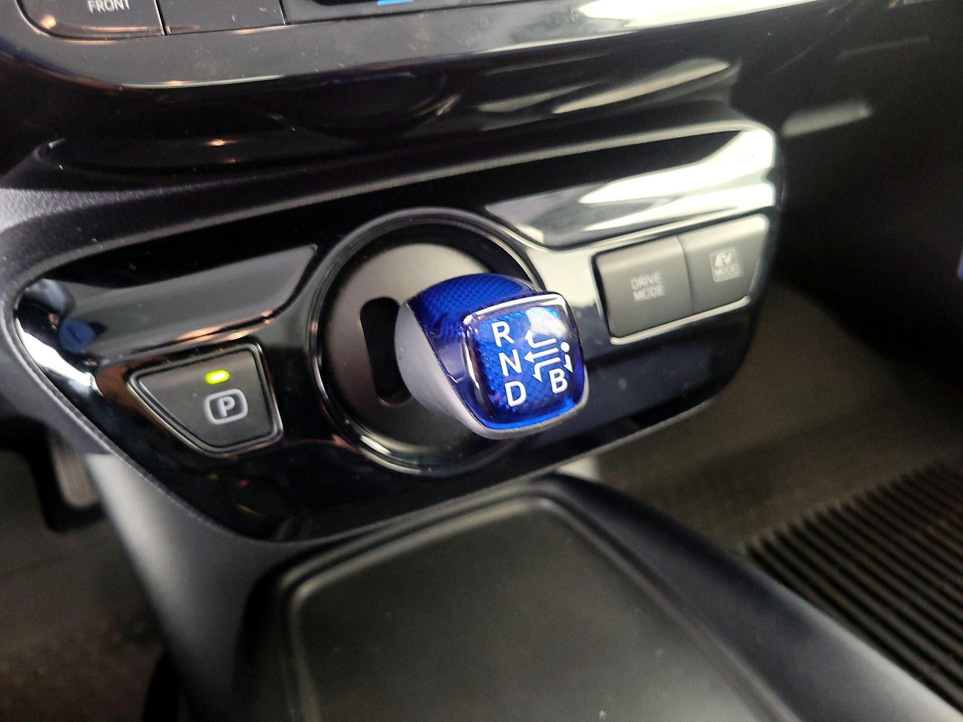 Thumbnail: 2021 Toyota Prius - 18