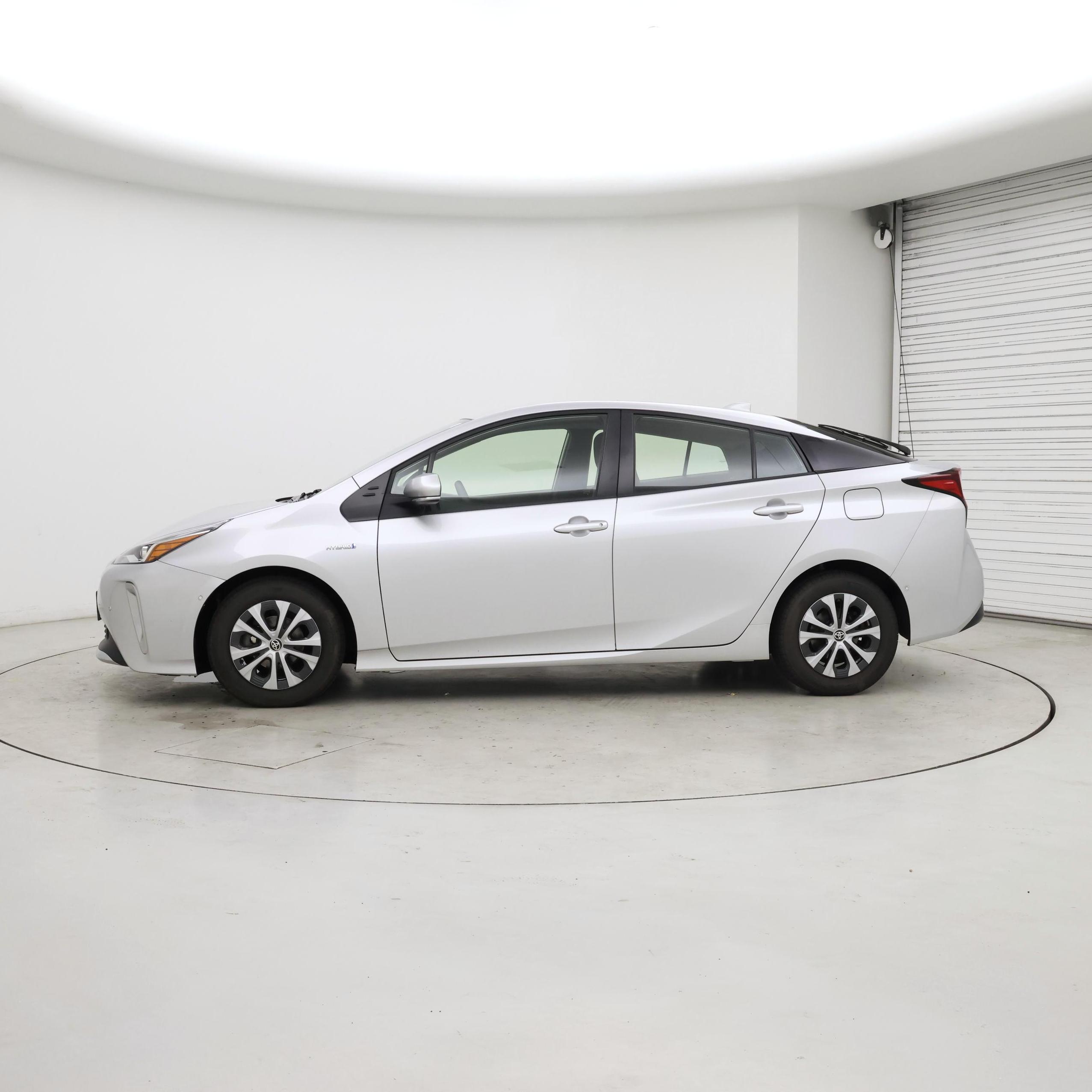 Thumbnail: 2021 Toyota Prius - 3