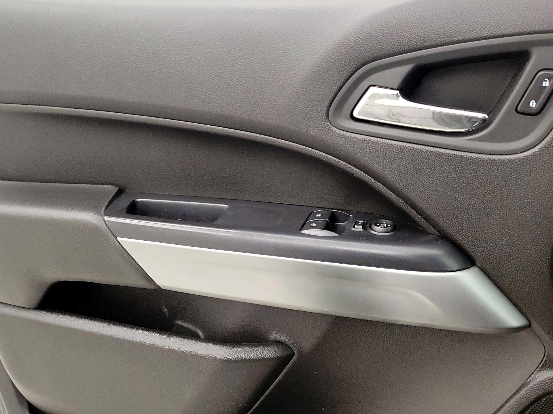 Thumbnail: 2016 Chevrolet Colorado - 12