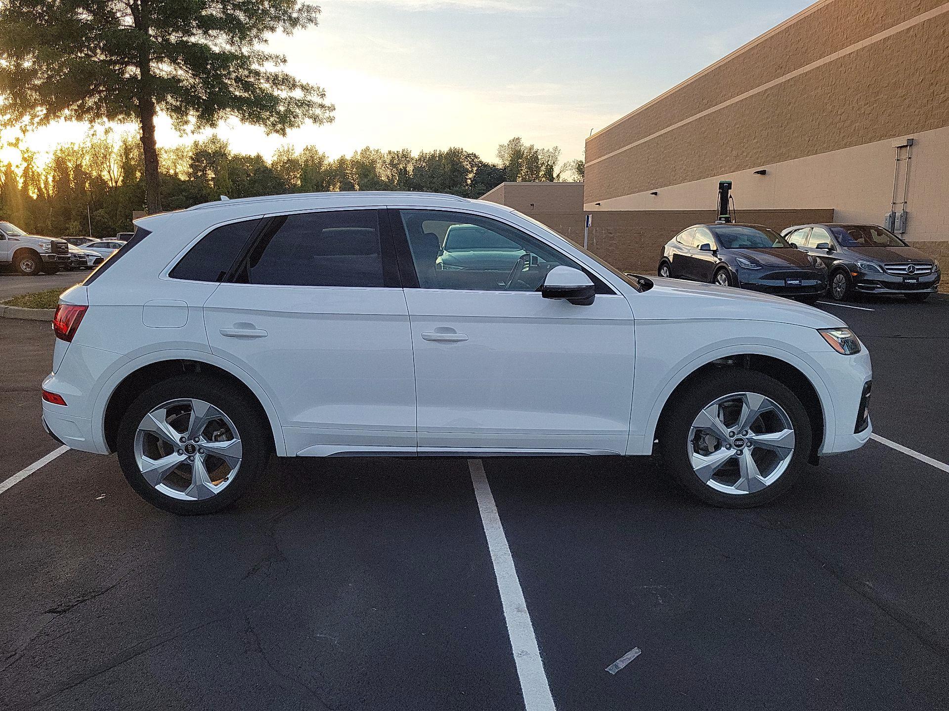 Thumbnail: 2021 Audi Q5 - 4