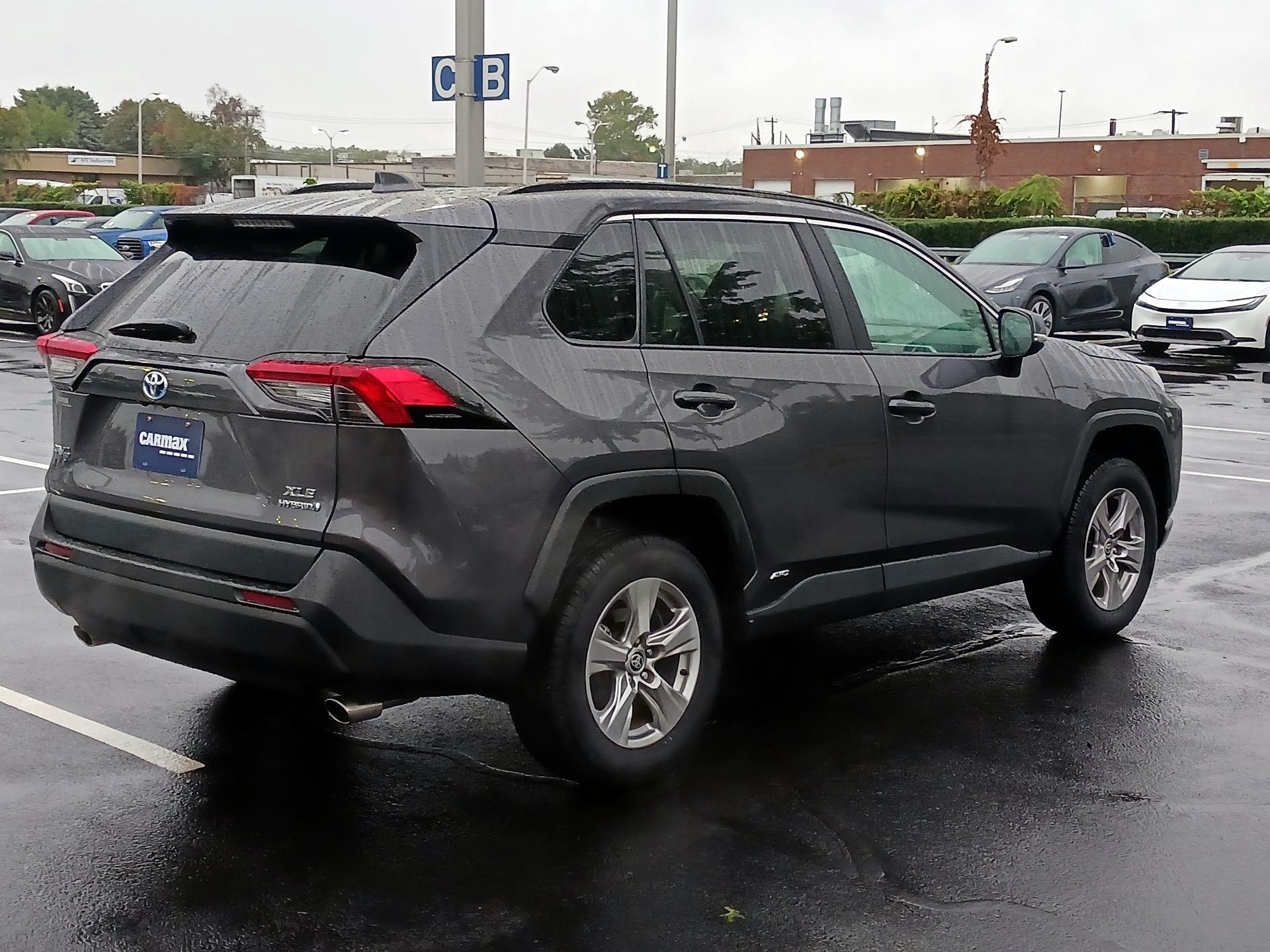 Thumbnail: 2022 Toyota RAV4 - 5