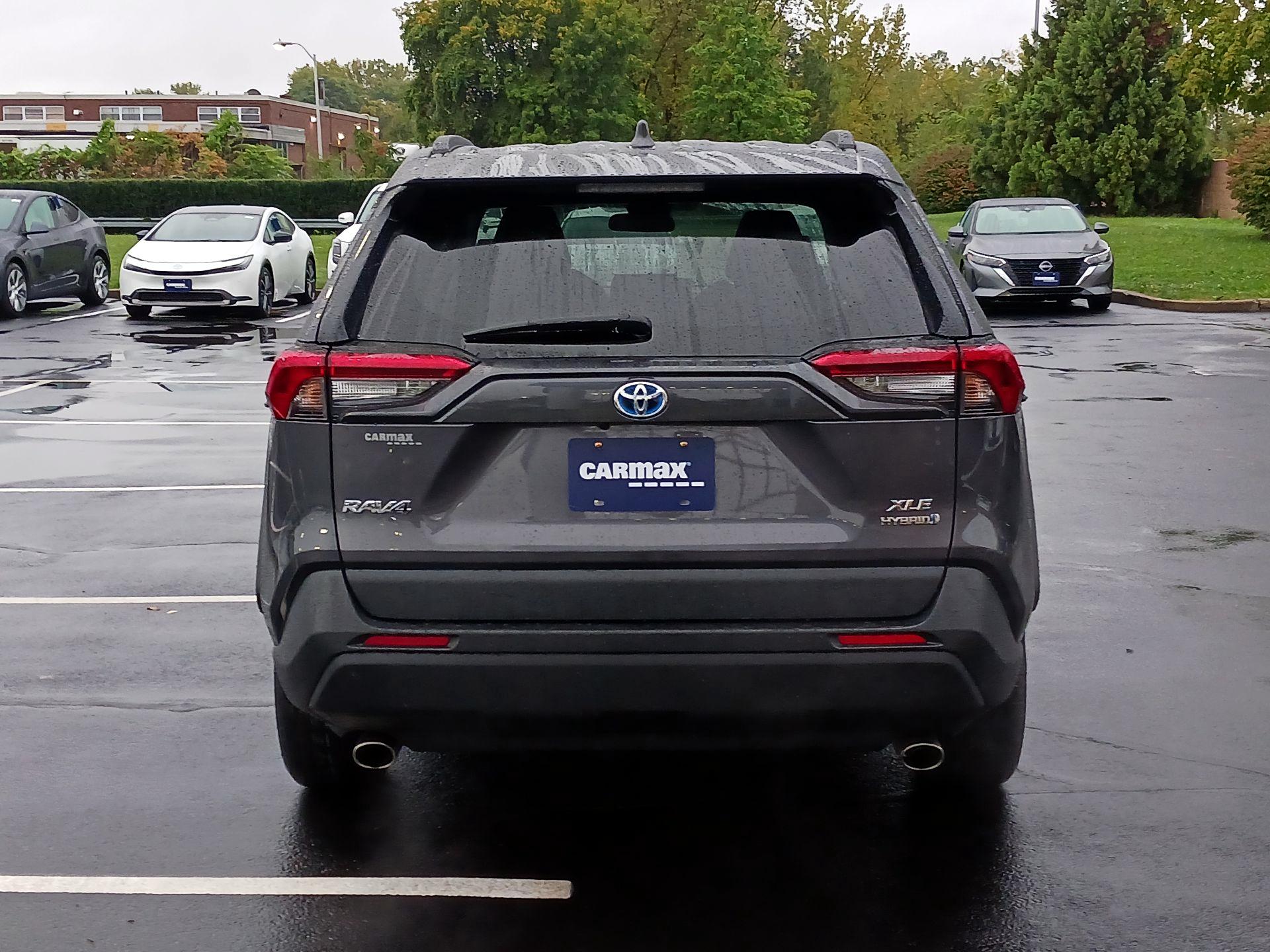 Thumbnail: 2022 Toyota RAV4 - 6