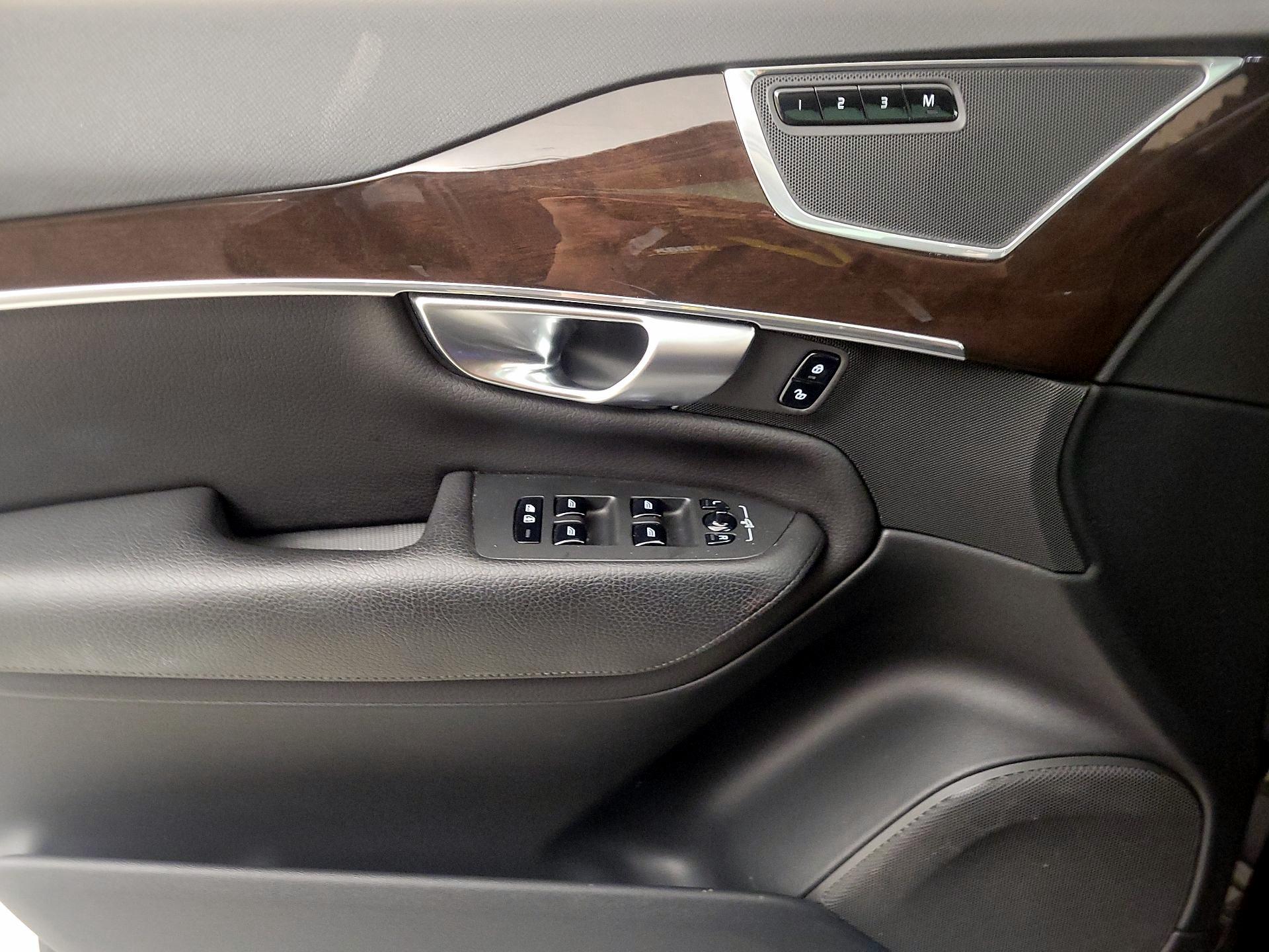 Thumbnail: 2019 Volvo XC90 - 12