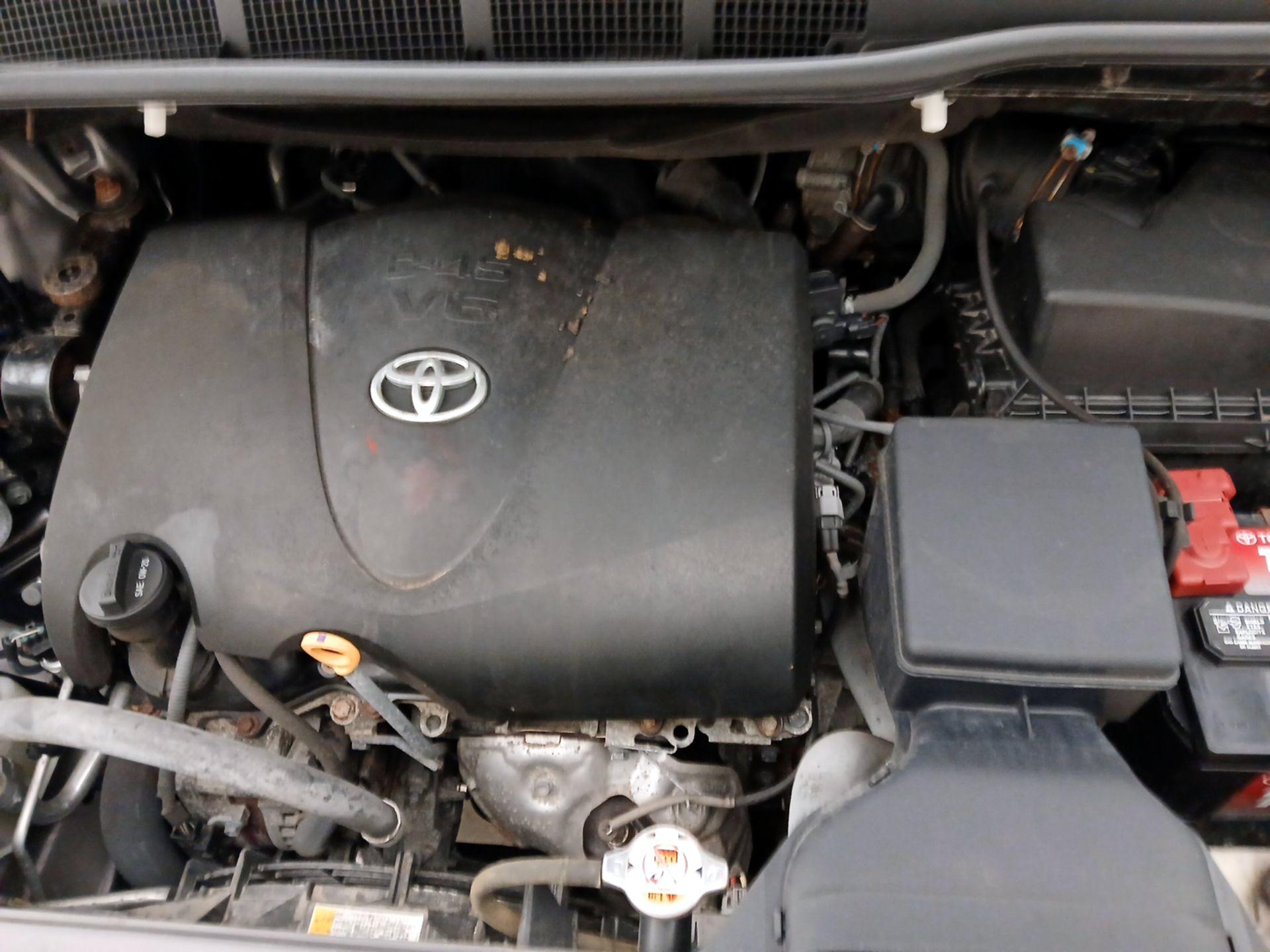 Thumbnail: 2017 Toyota Sienna - 20