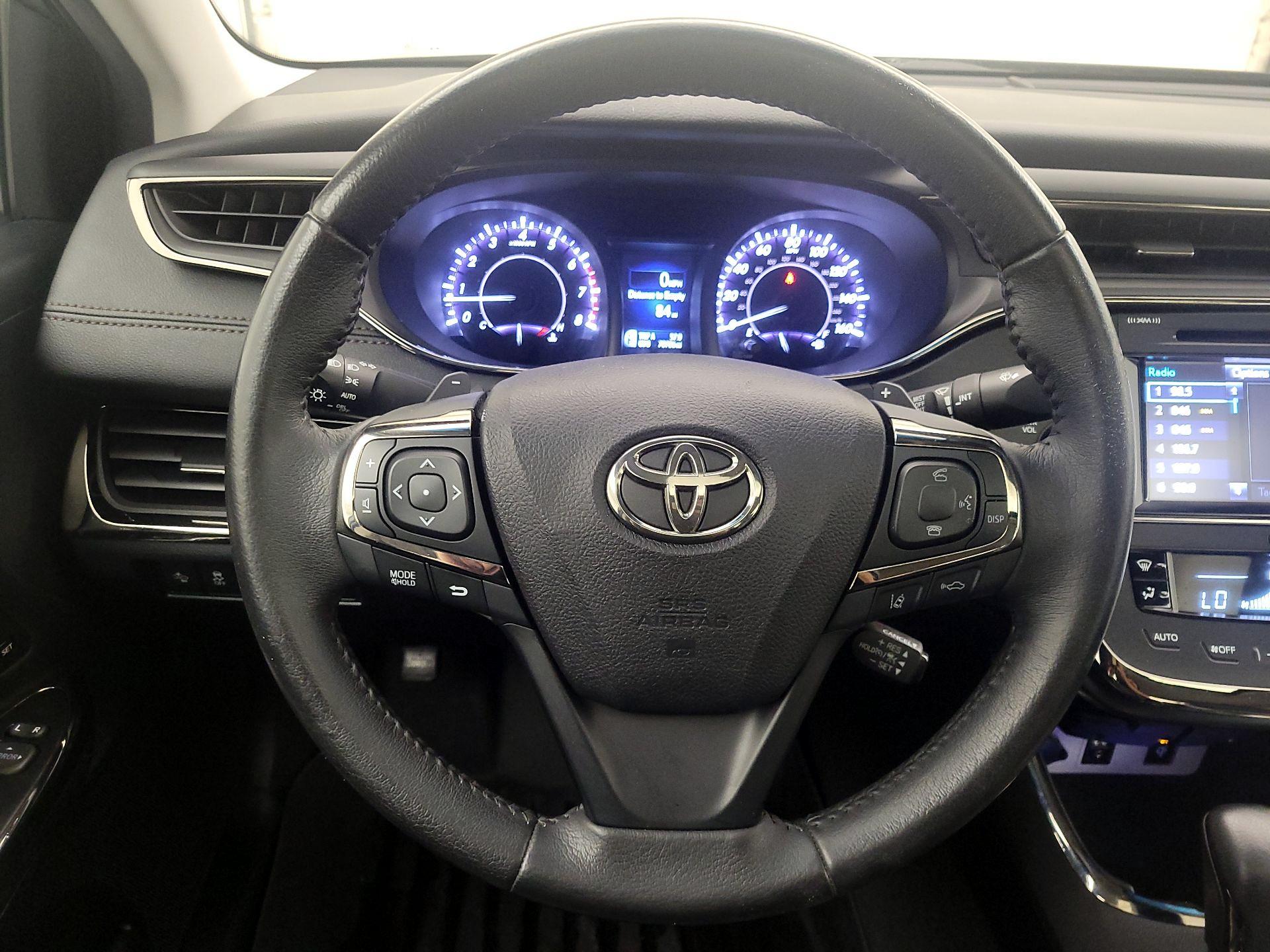 Thumbnail: 2017 Toyota Avalon - 10