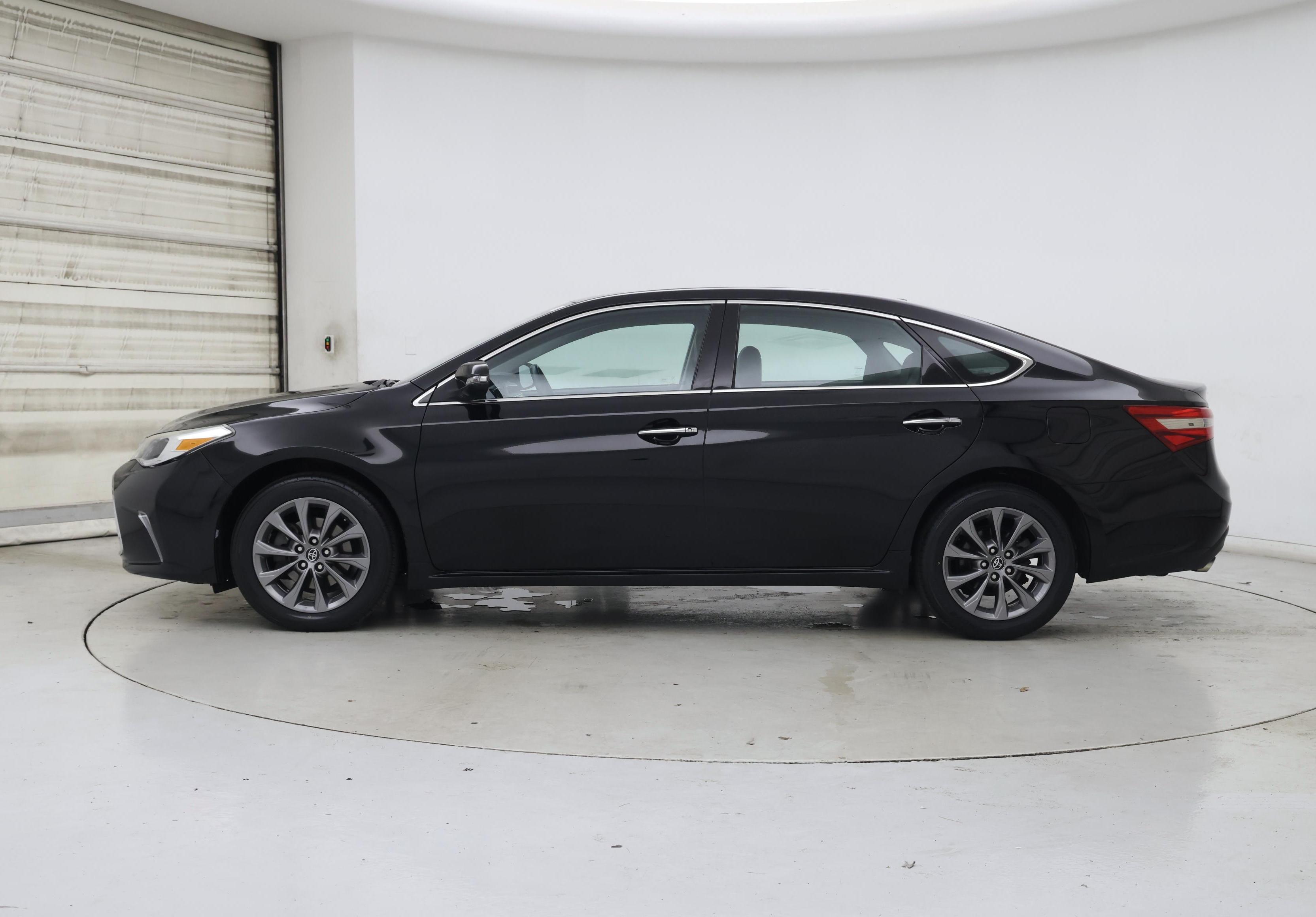 Thumbnail: 2017 Toyota Avalon - 3