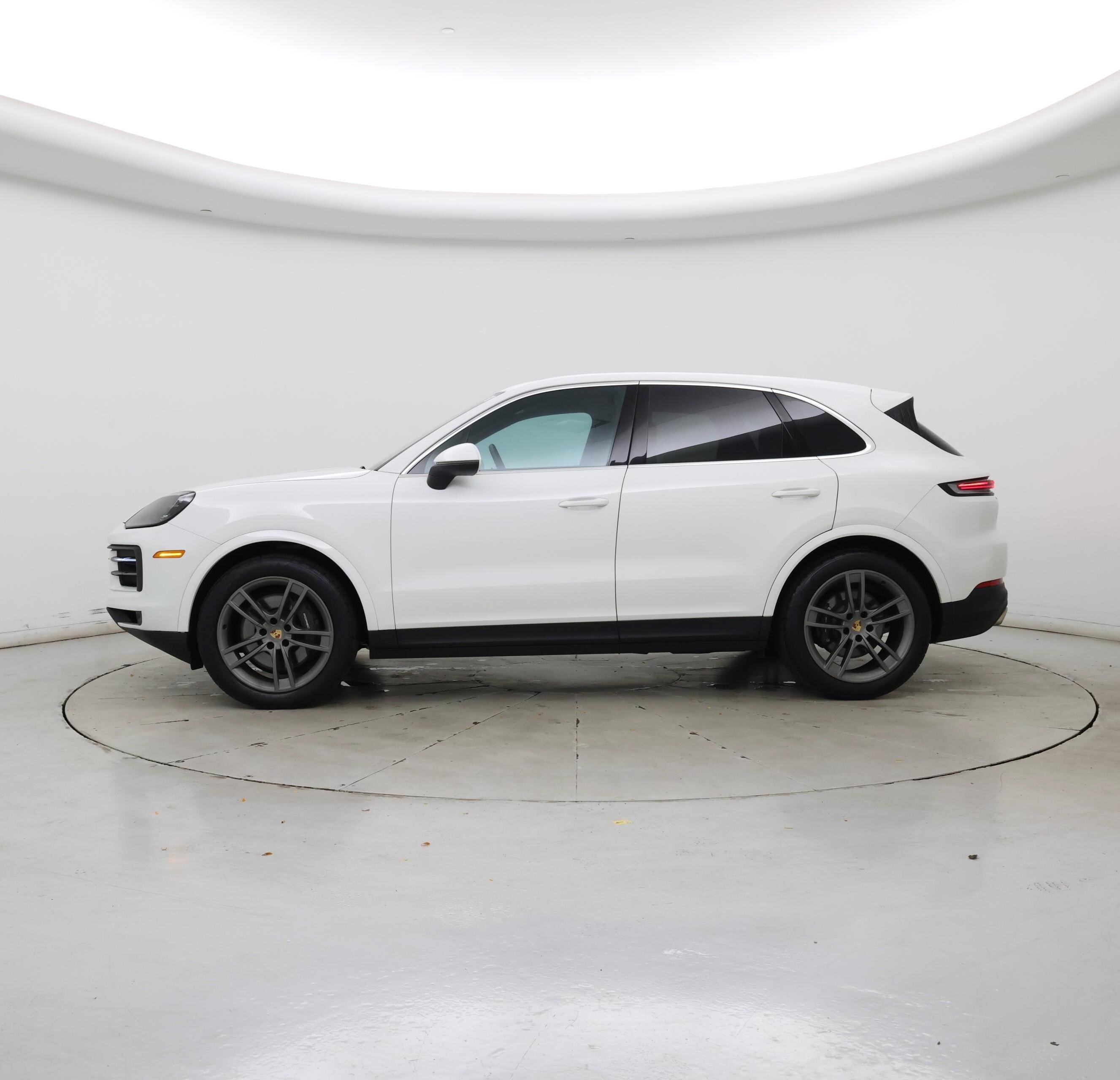 Thumbnail: 2024 Porsche Cayenne - 3