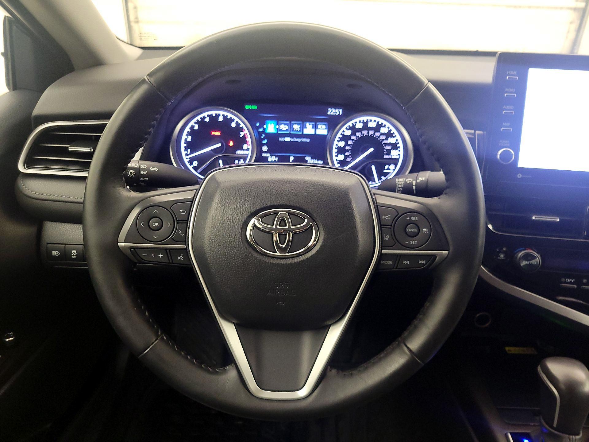 Thumbnail: 2023 Toyota Camry - 10