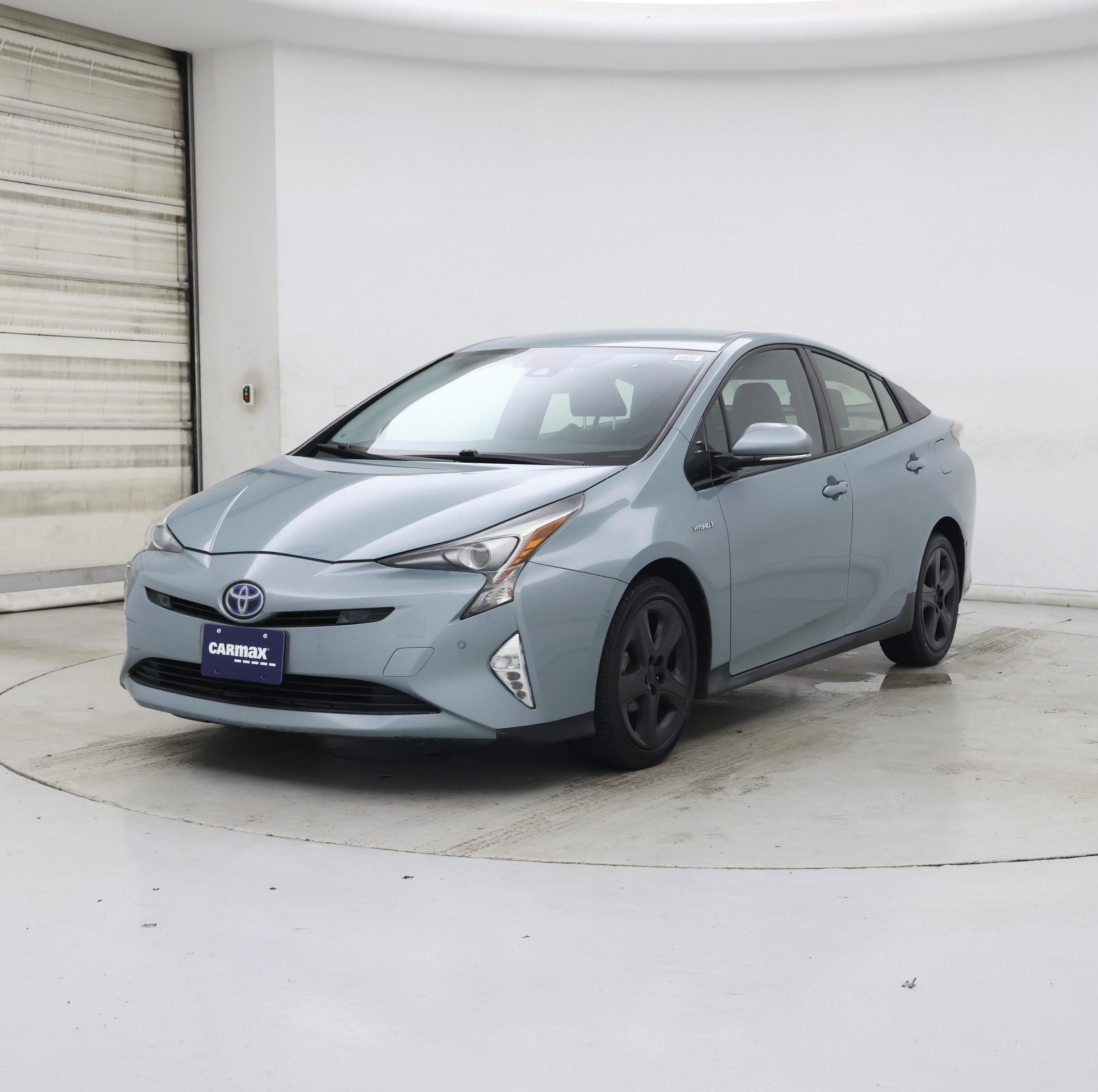 Thumbnail: 2017 Toyota Prius - 4