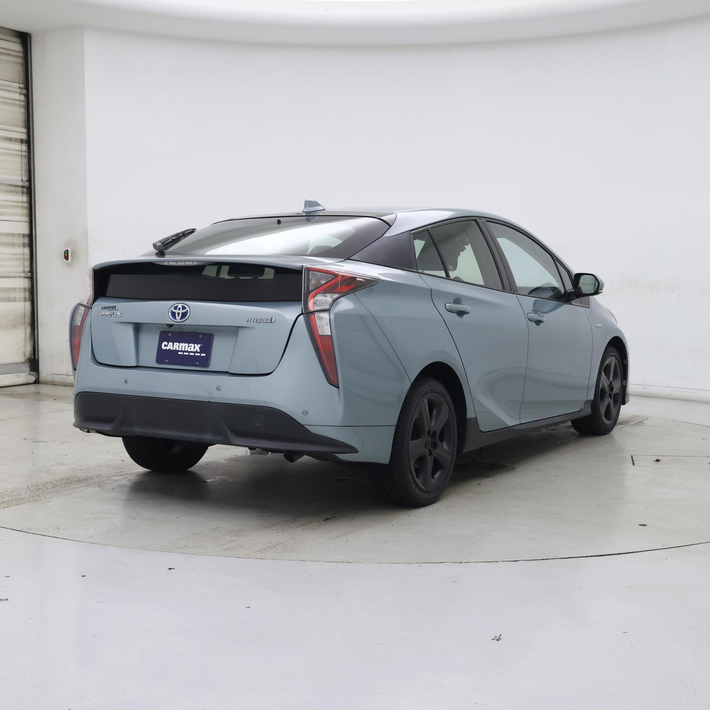 Thumbnail: 2017 Toyota Prius - 8