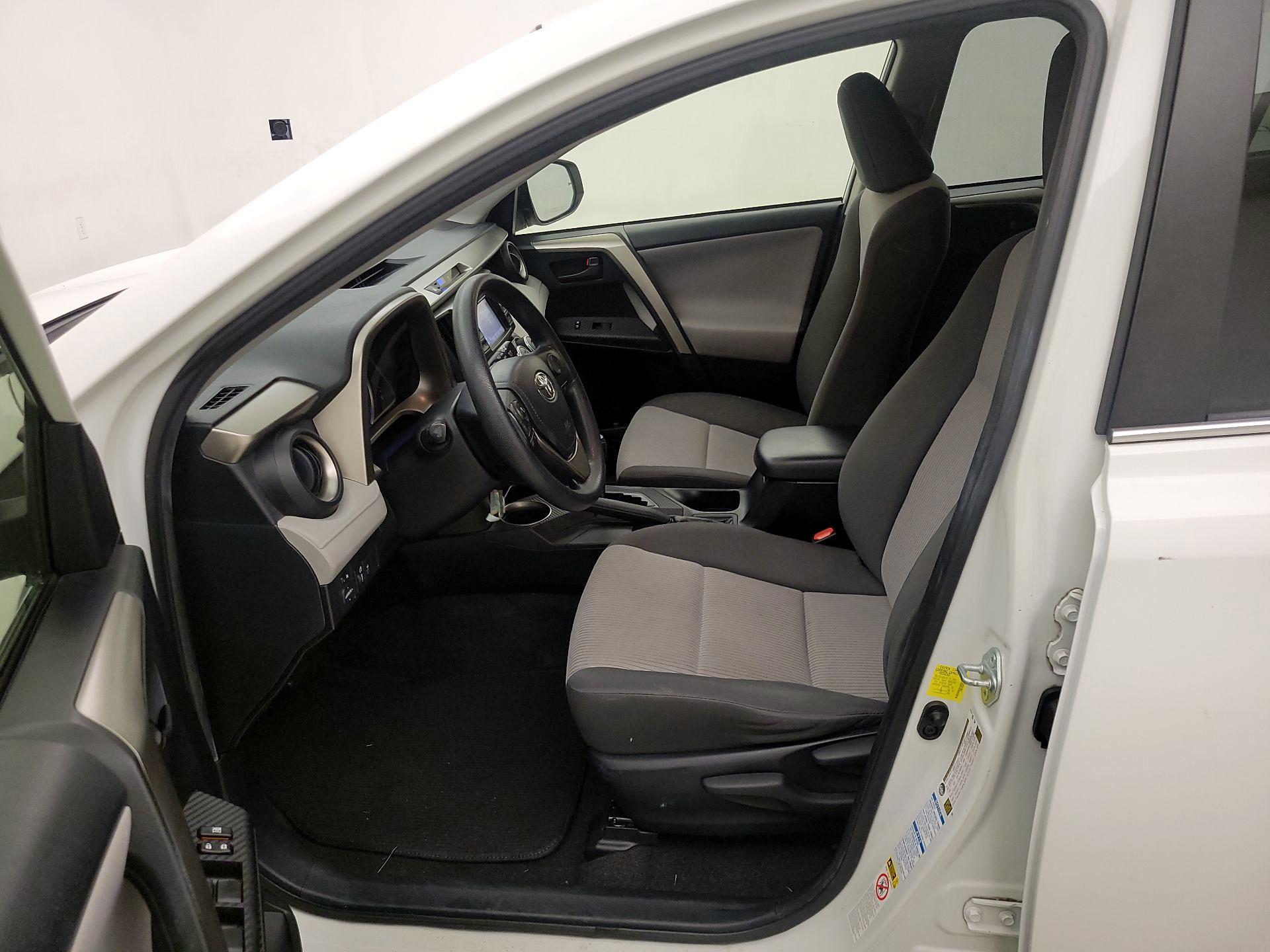 Thumbnail: 2015 Toyota RAV4 - 11