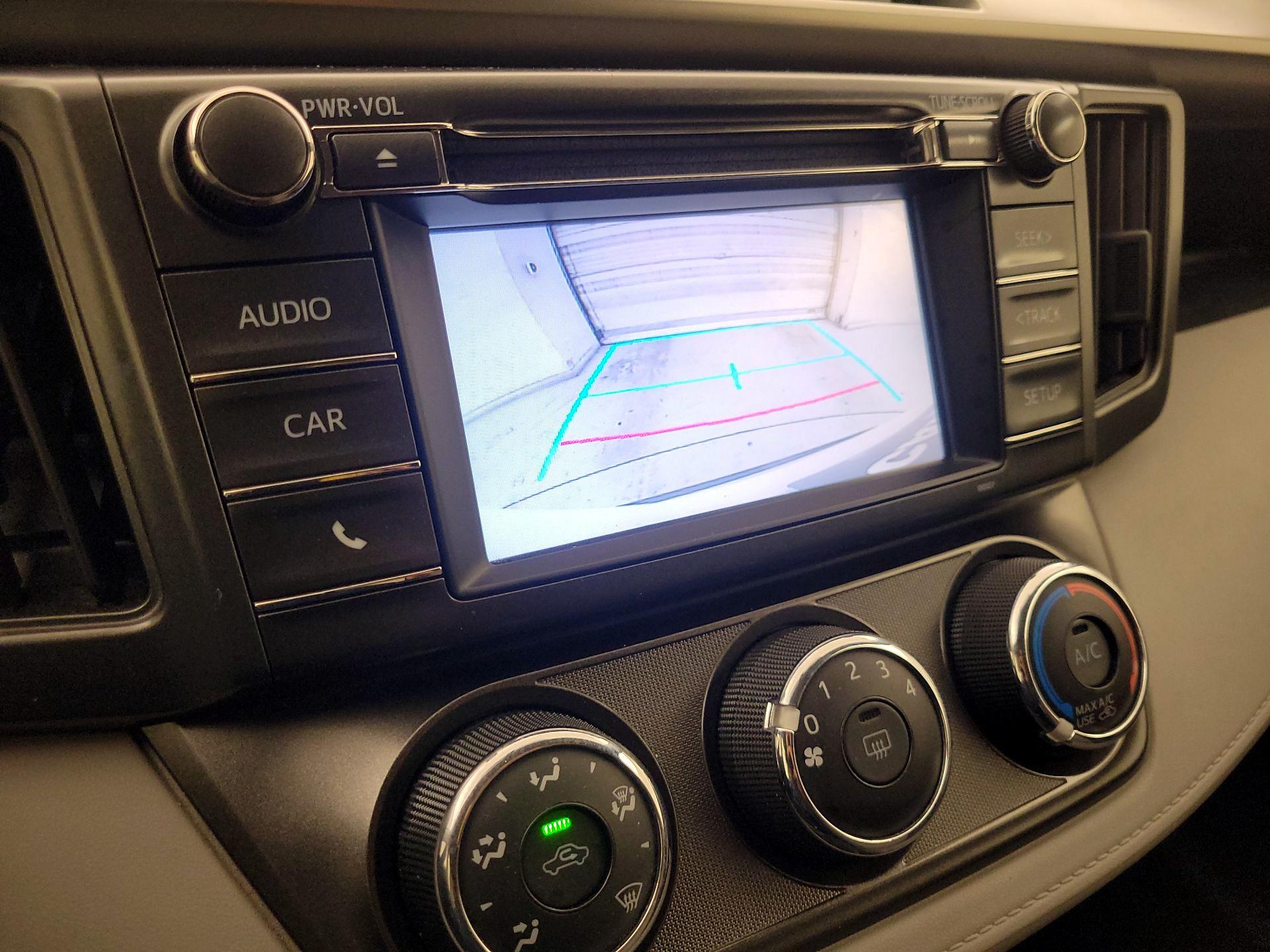 Thumbnail: 2015 Toyota RAV4 - 14