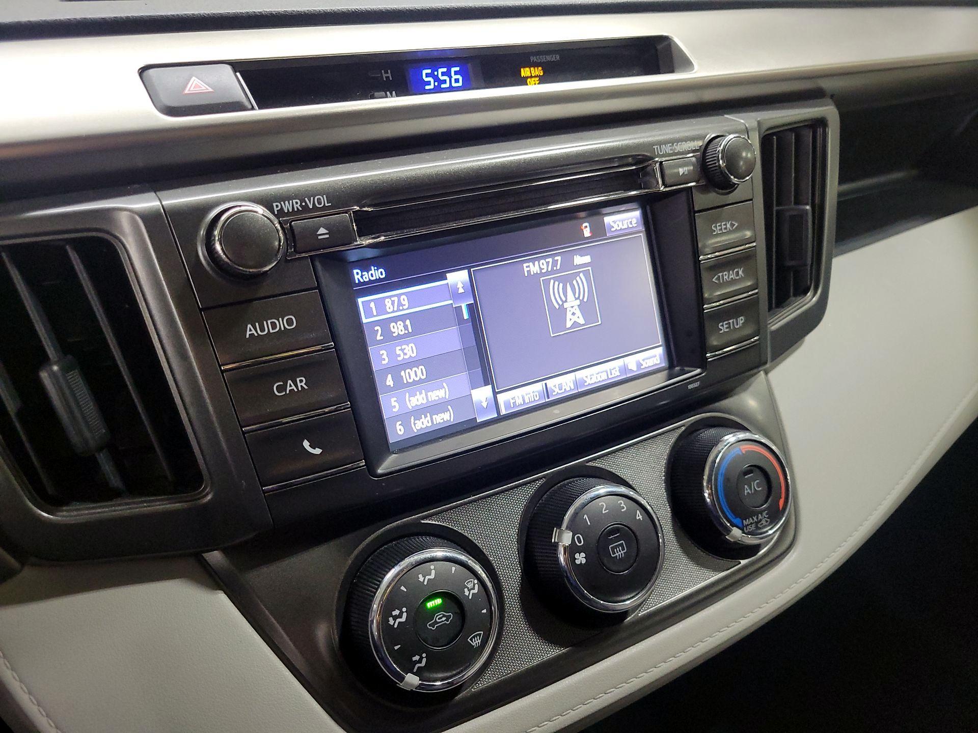 Thumbnail: 2015 Toyota RAV4 - 15