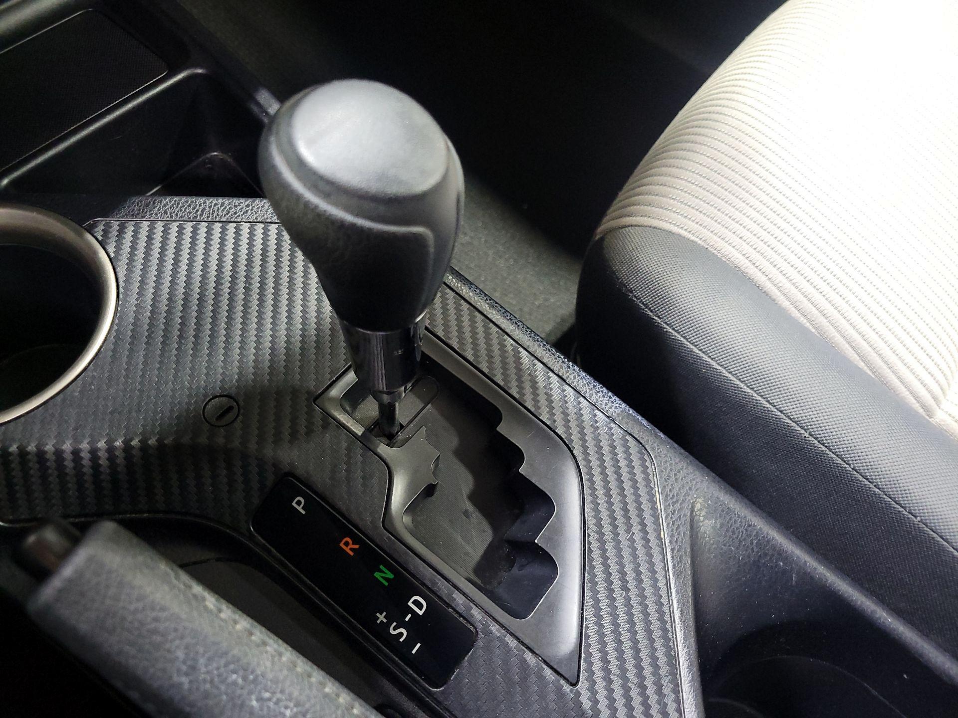 Thumbnail: 2015 Toyota RAV4 - 17