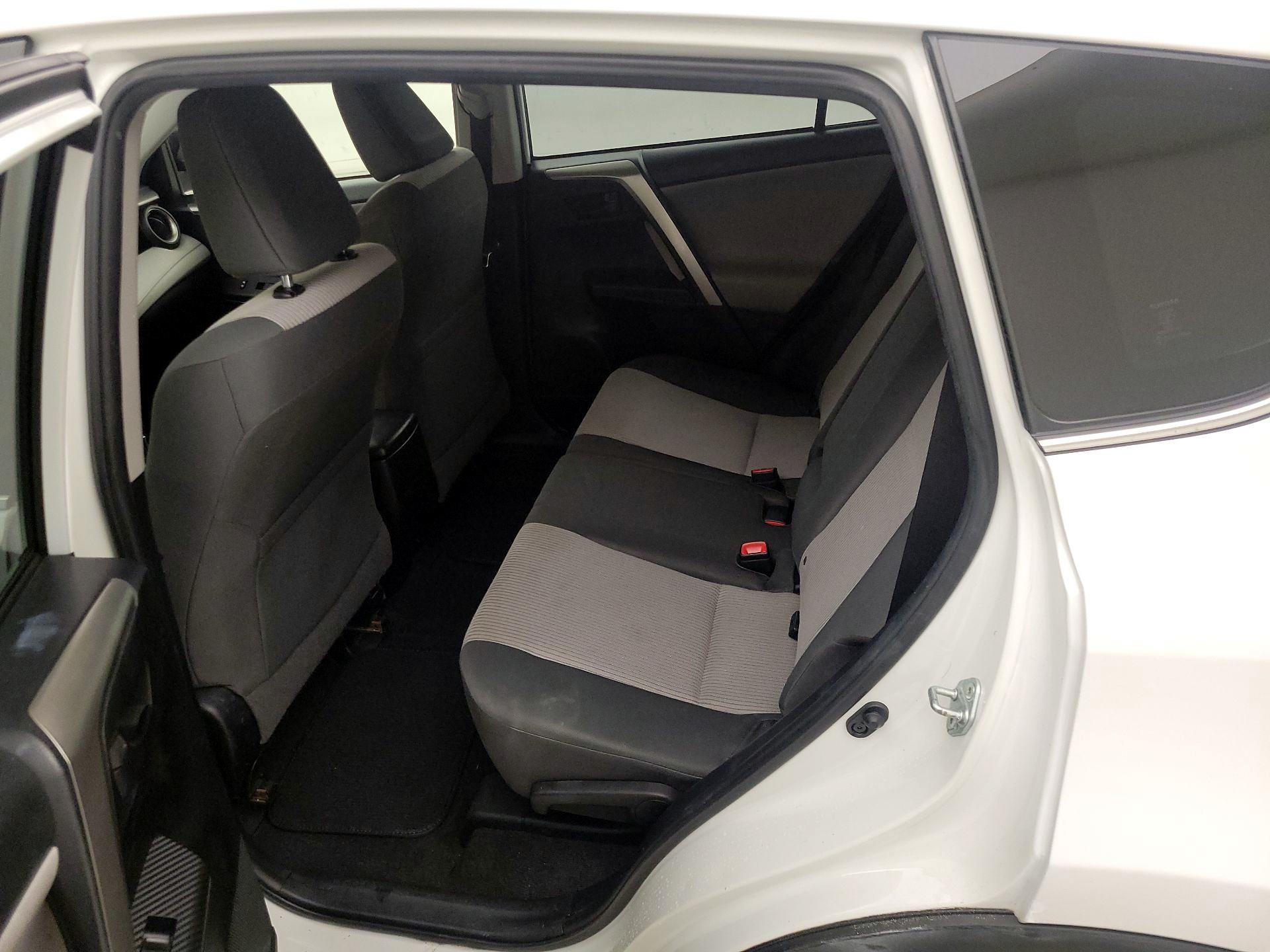 Thumbnail: 2015 Toyota RAV4 - 19