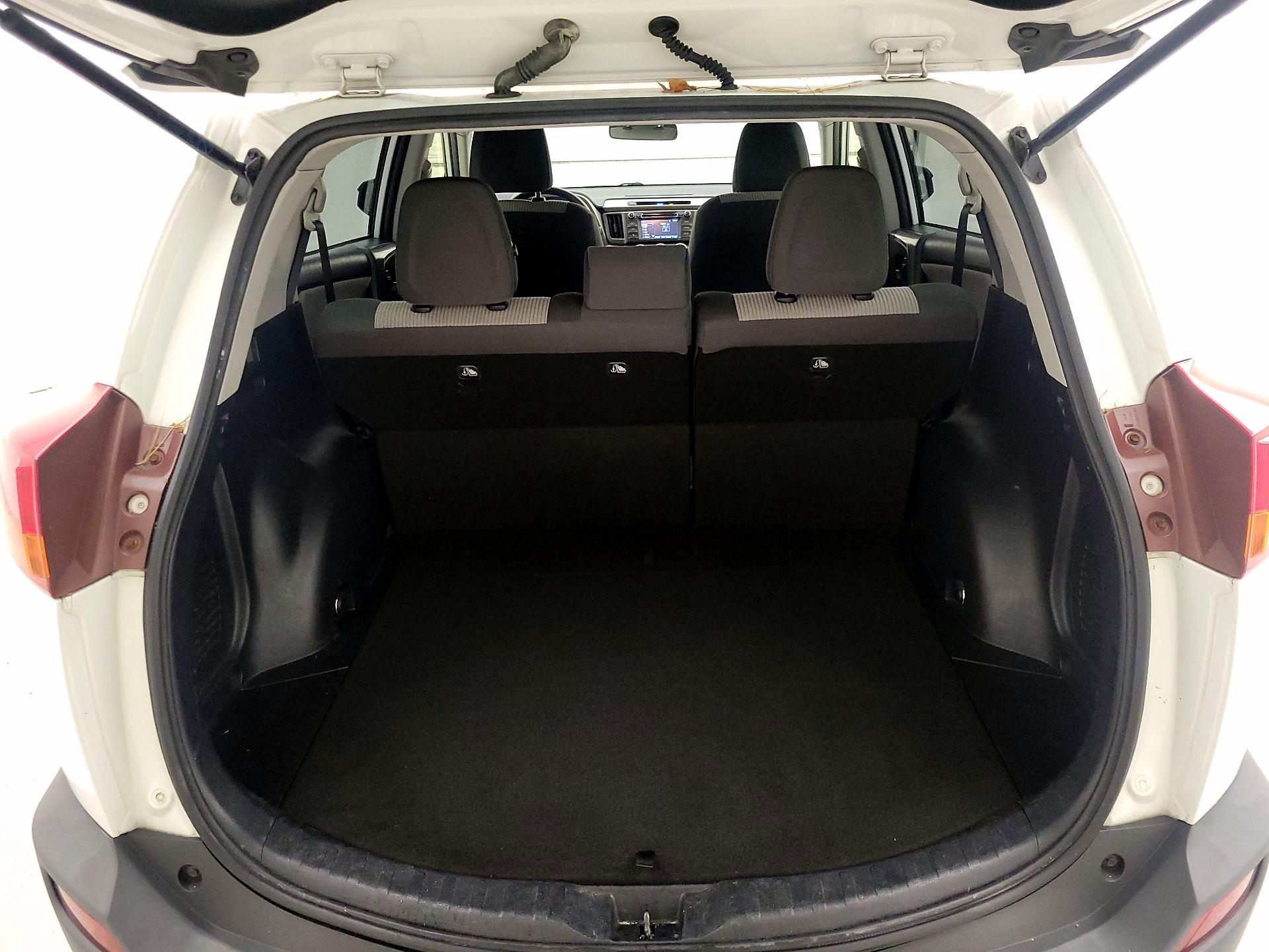 Thumbnail: 2015 Toyota RAV4 - 20
