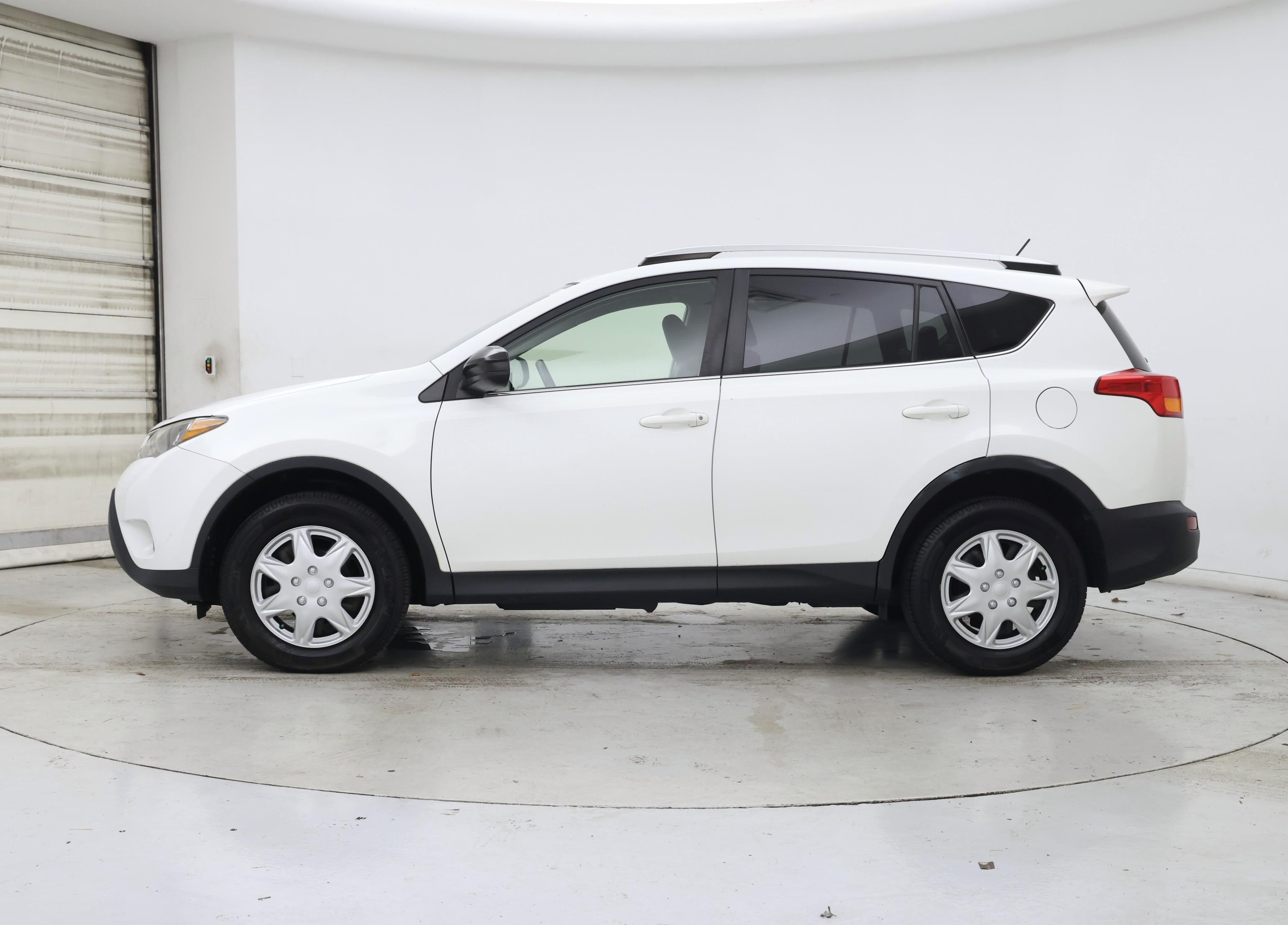Thumbnail: 2015 Toyota RAV4 - 3