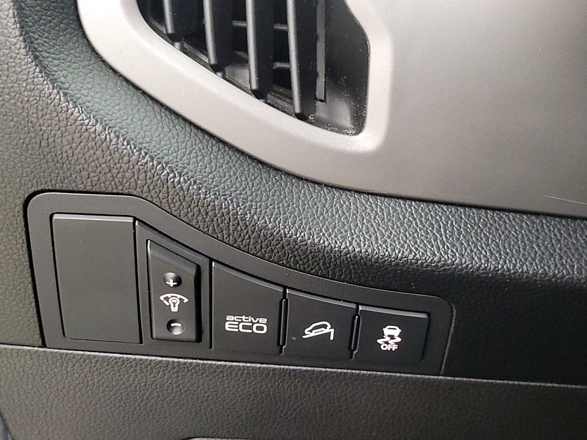 Thumbnail: 2014 Kia Sportage - 13