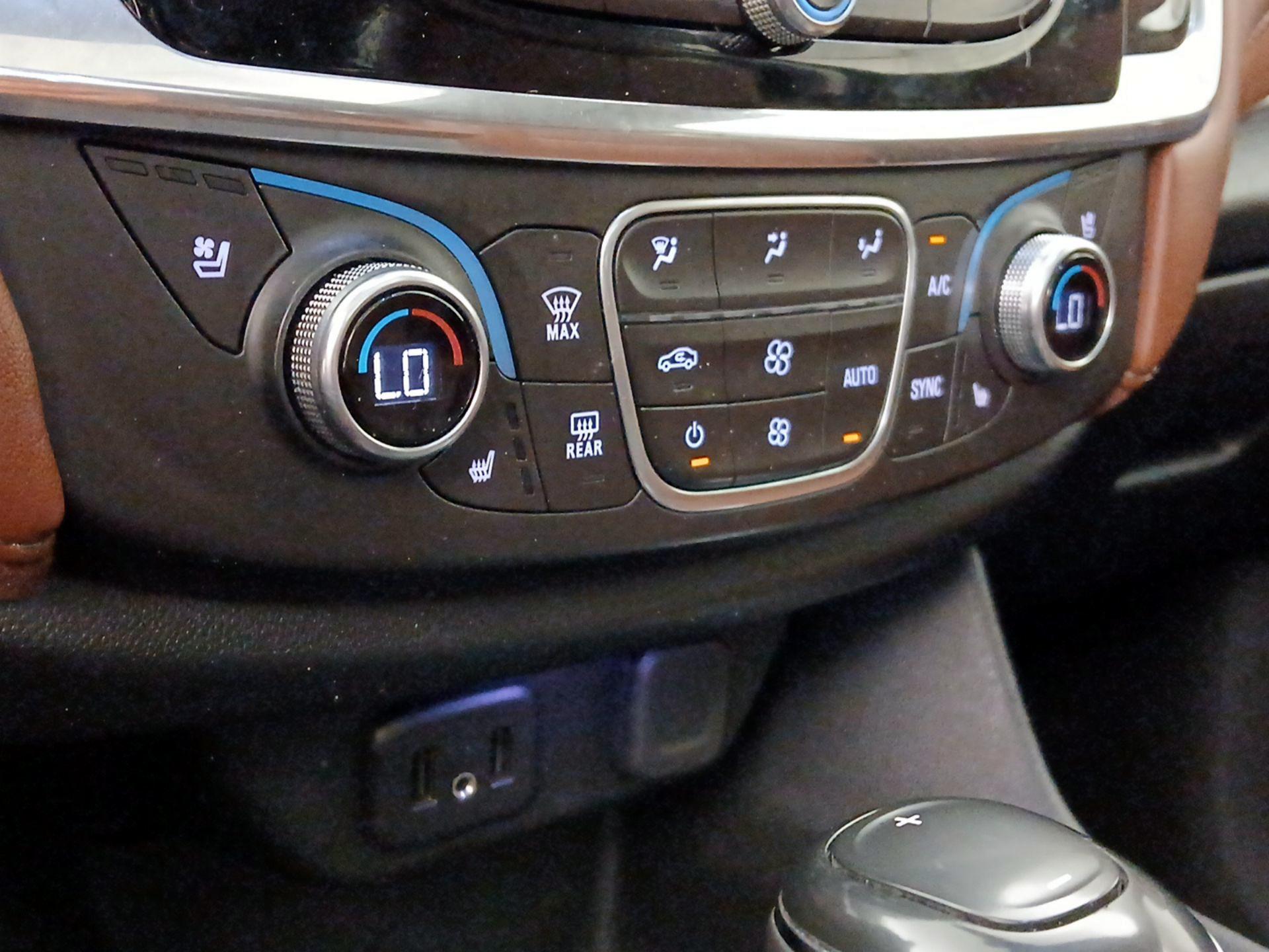 Thumbnail: 2018 Chevrolet Traverse - 16