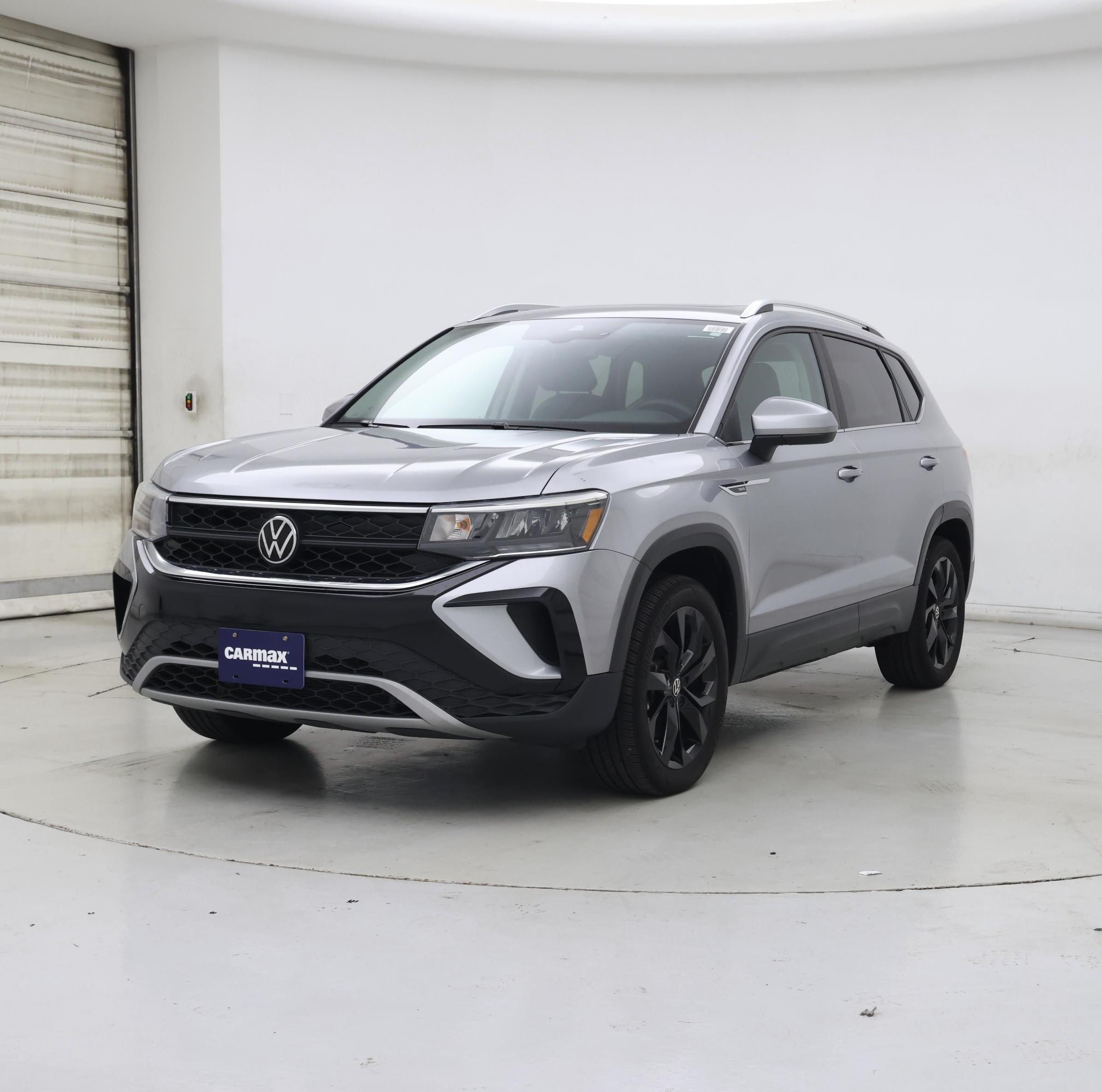 Thumbnail: 2023 Volkswagen Taos - 4