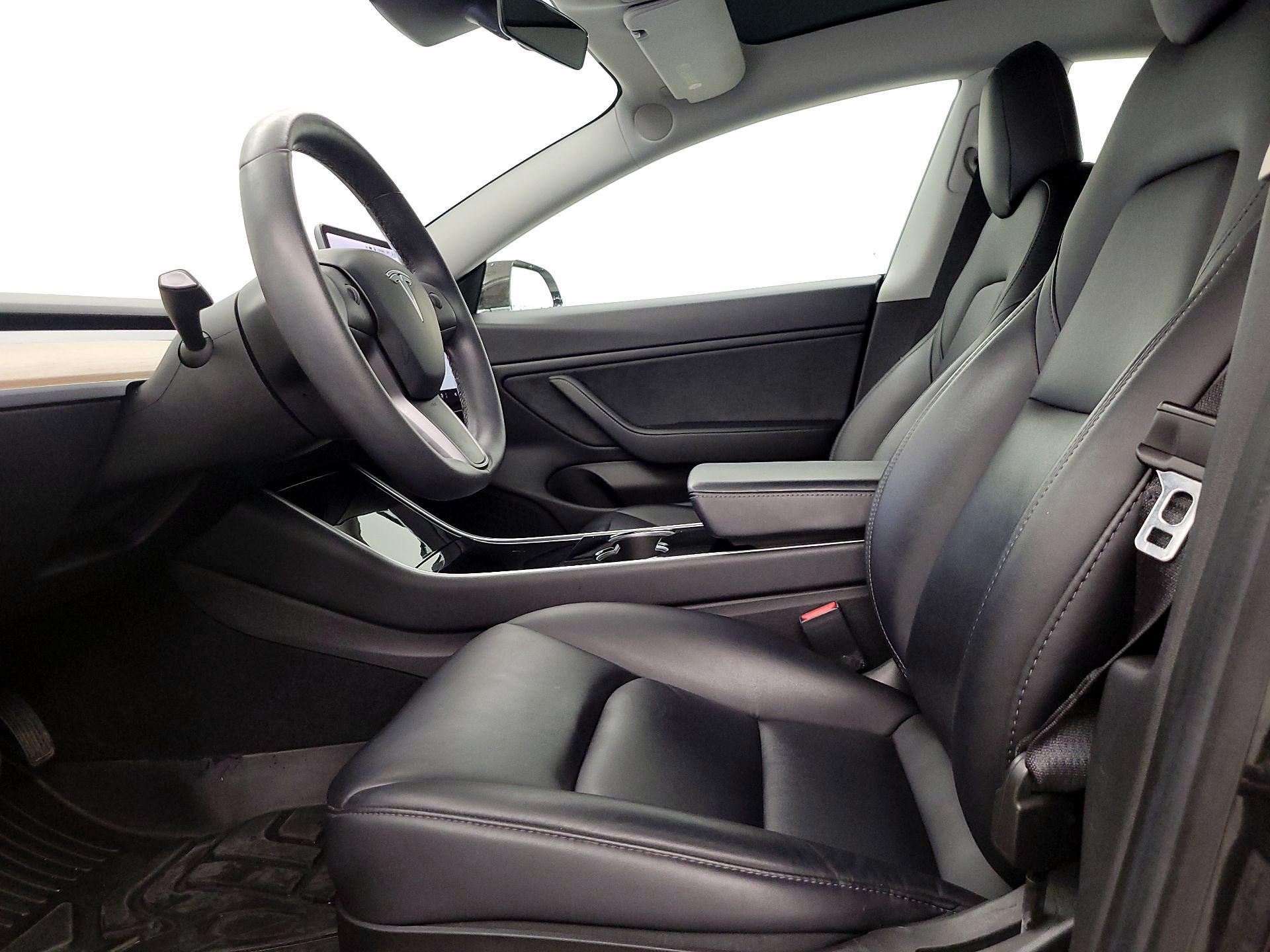 Thumbnail: 2020 Tesla Model 3 - 11