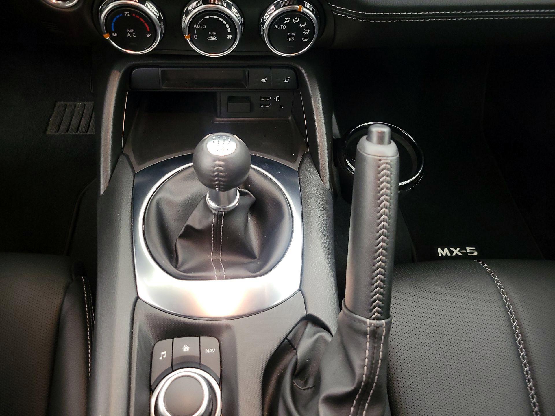 Thumbnail: 2022 Mazda MX-5 Miata - 17