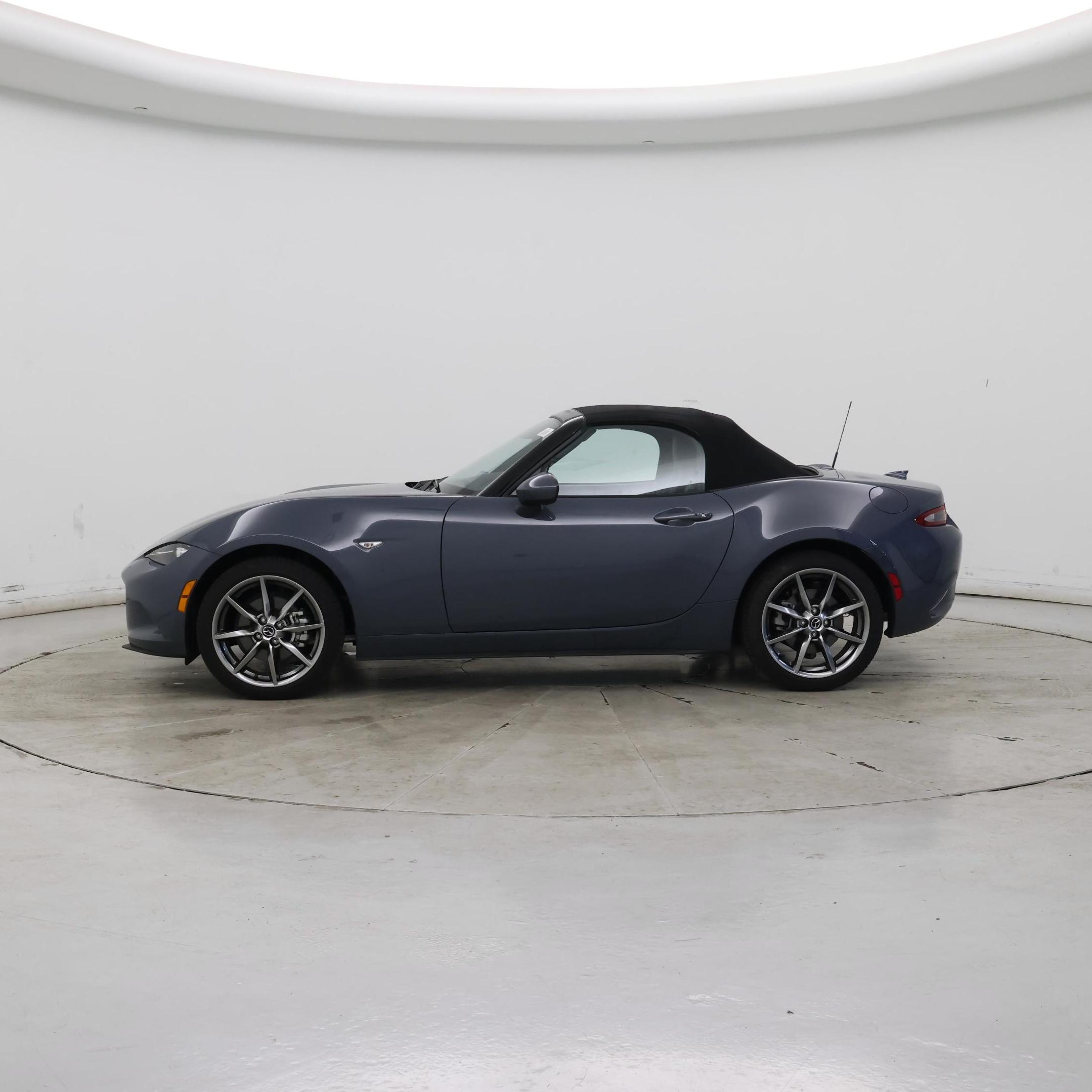 Thumbnail: 2022 Mazda MX-5 Miata - 3