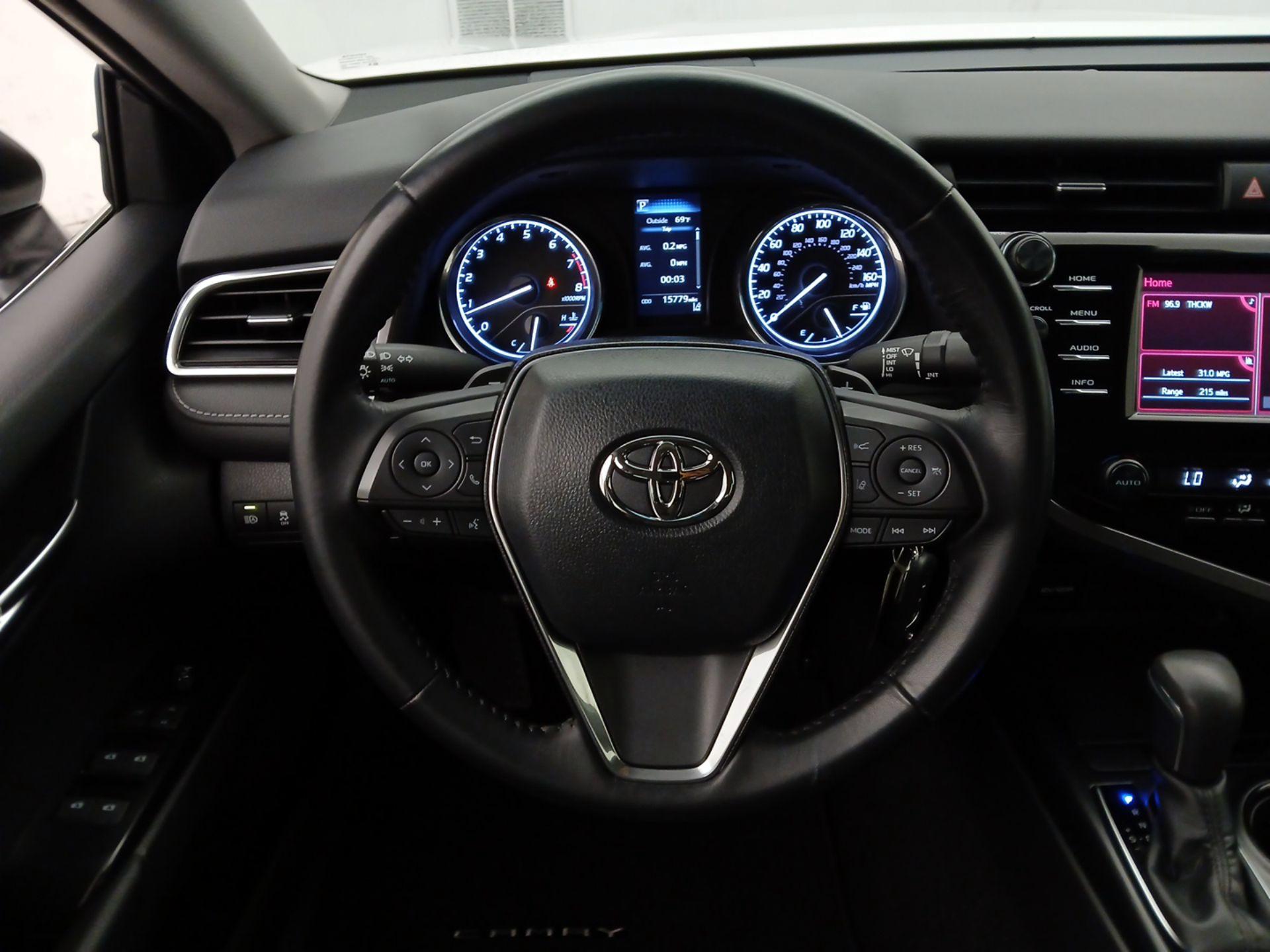 Thumbnail: 2018 Toyota Camry - 10