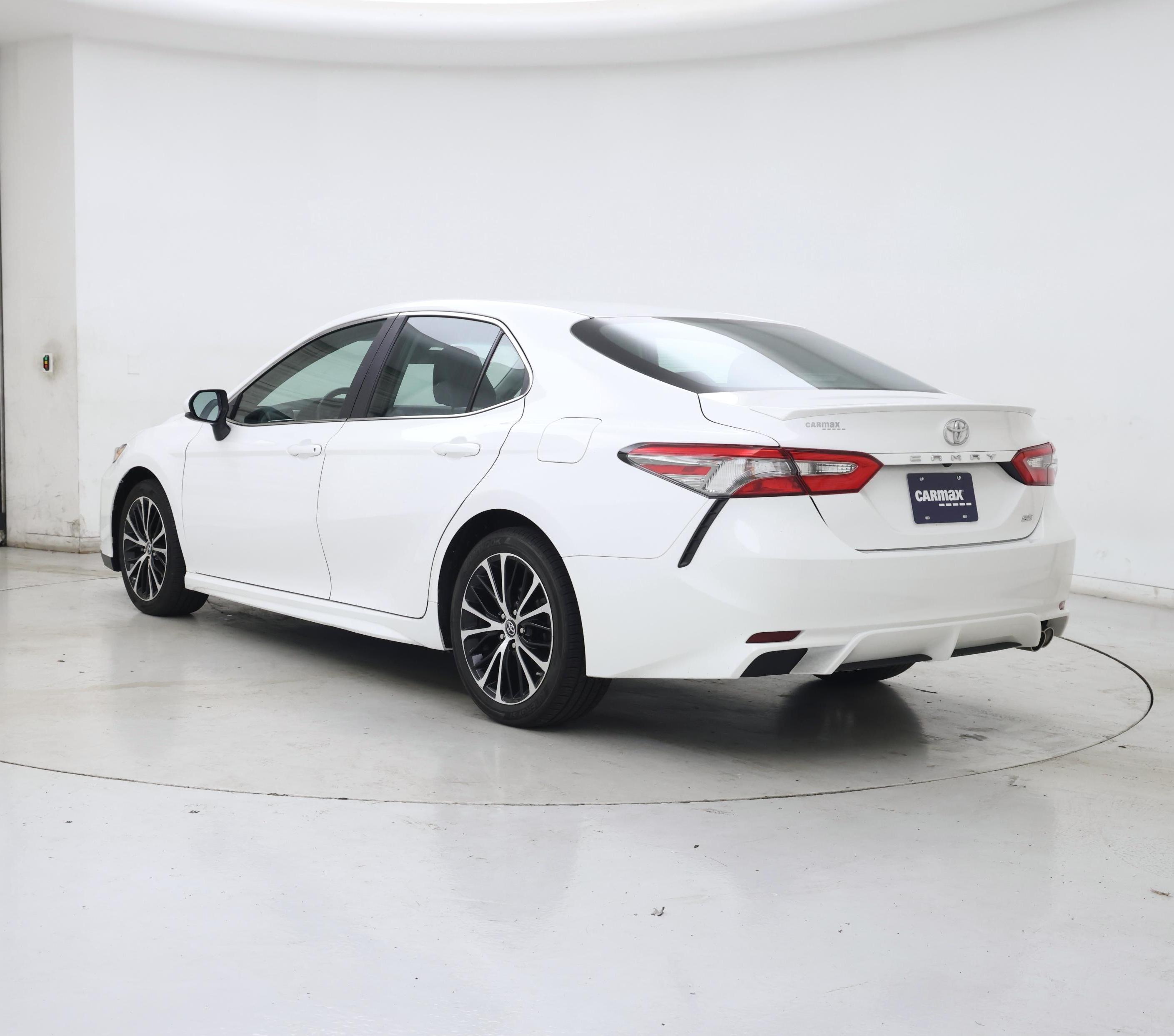 Thumbnail: 2018 Toyota Camry - 2