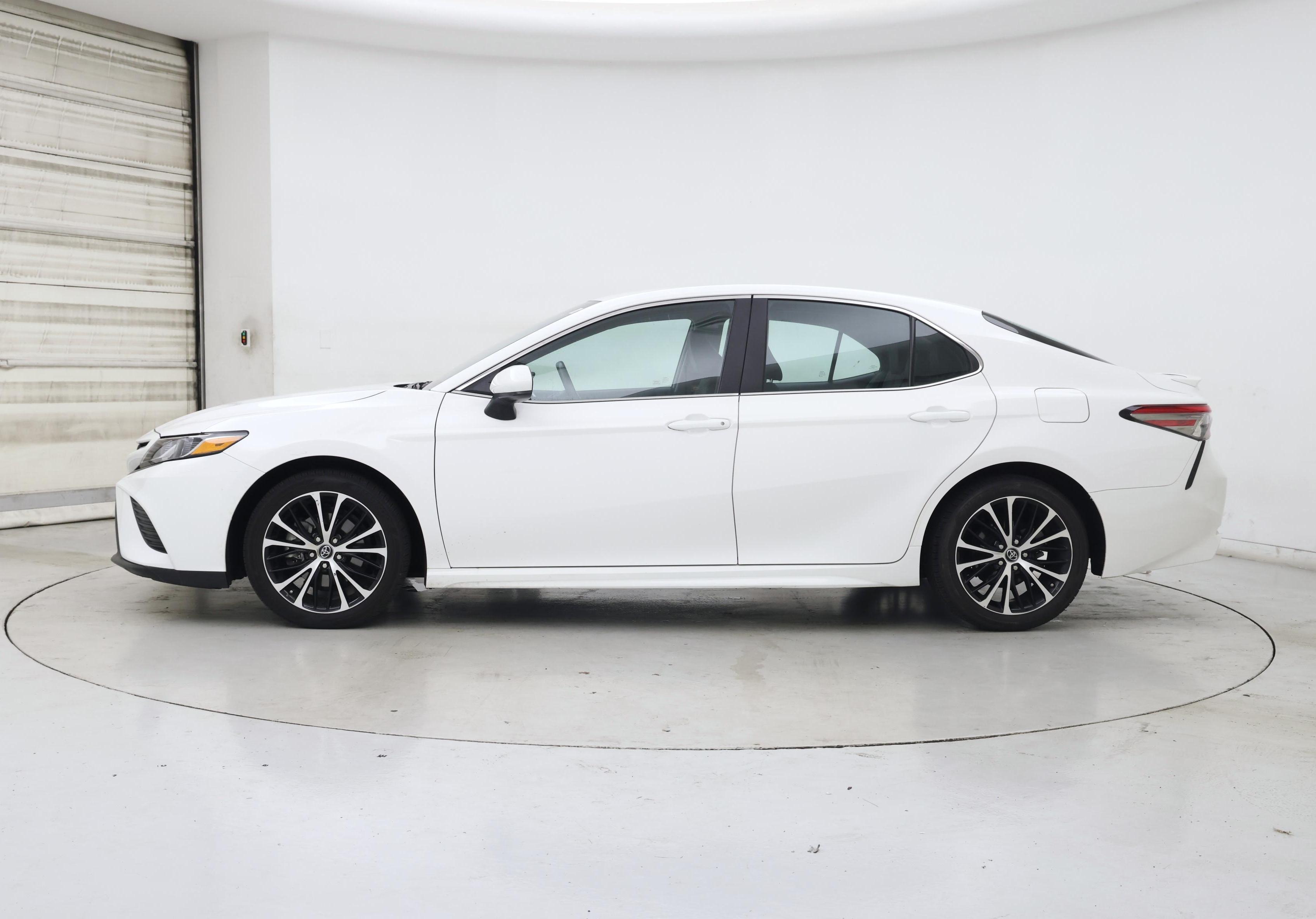 Thumbnail: 2018 Toyota Camry - 3