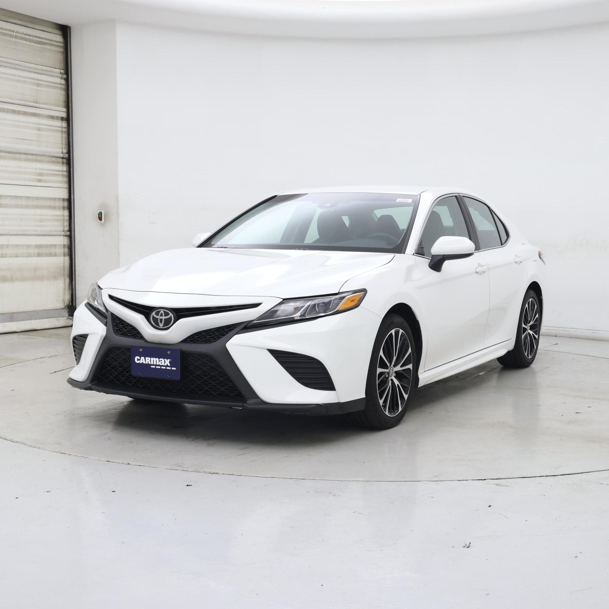 Thumbnail: 2018 Toyota Camry - 4