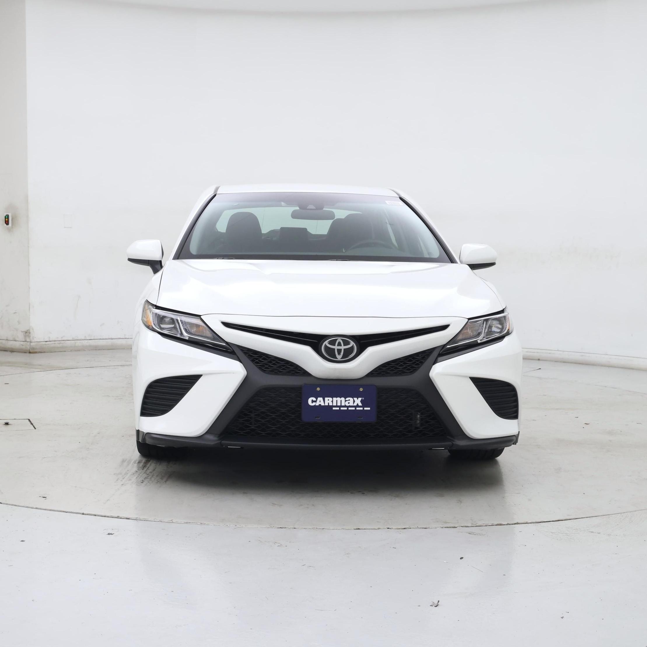 Thumbnail: 2018 Toyota Camry - 5